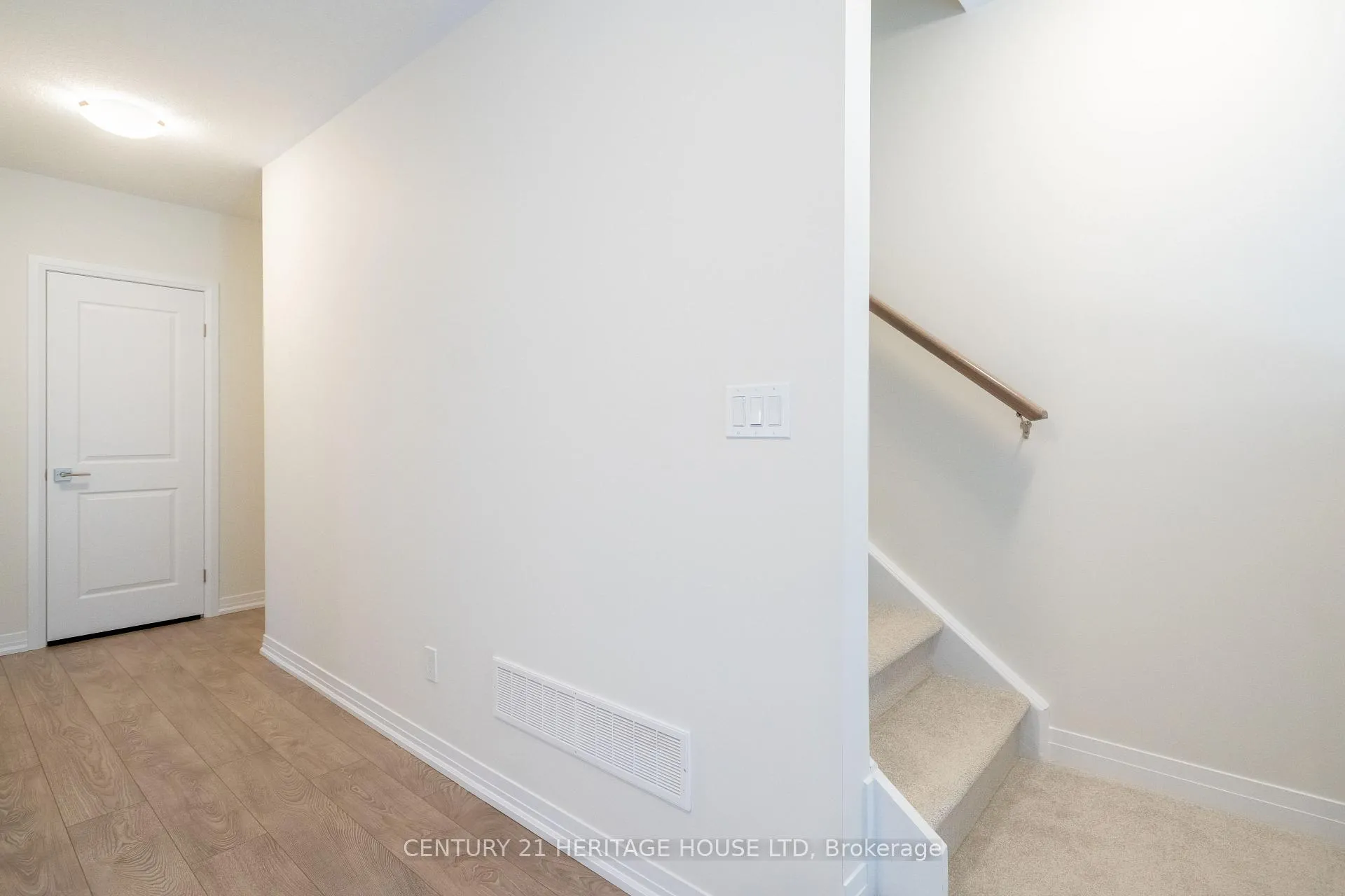 Photo 16 of 682 Benninger Drive, Kitchener — HOMEH