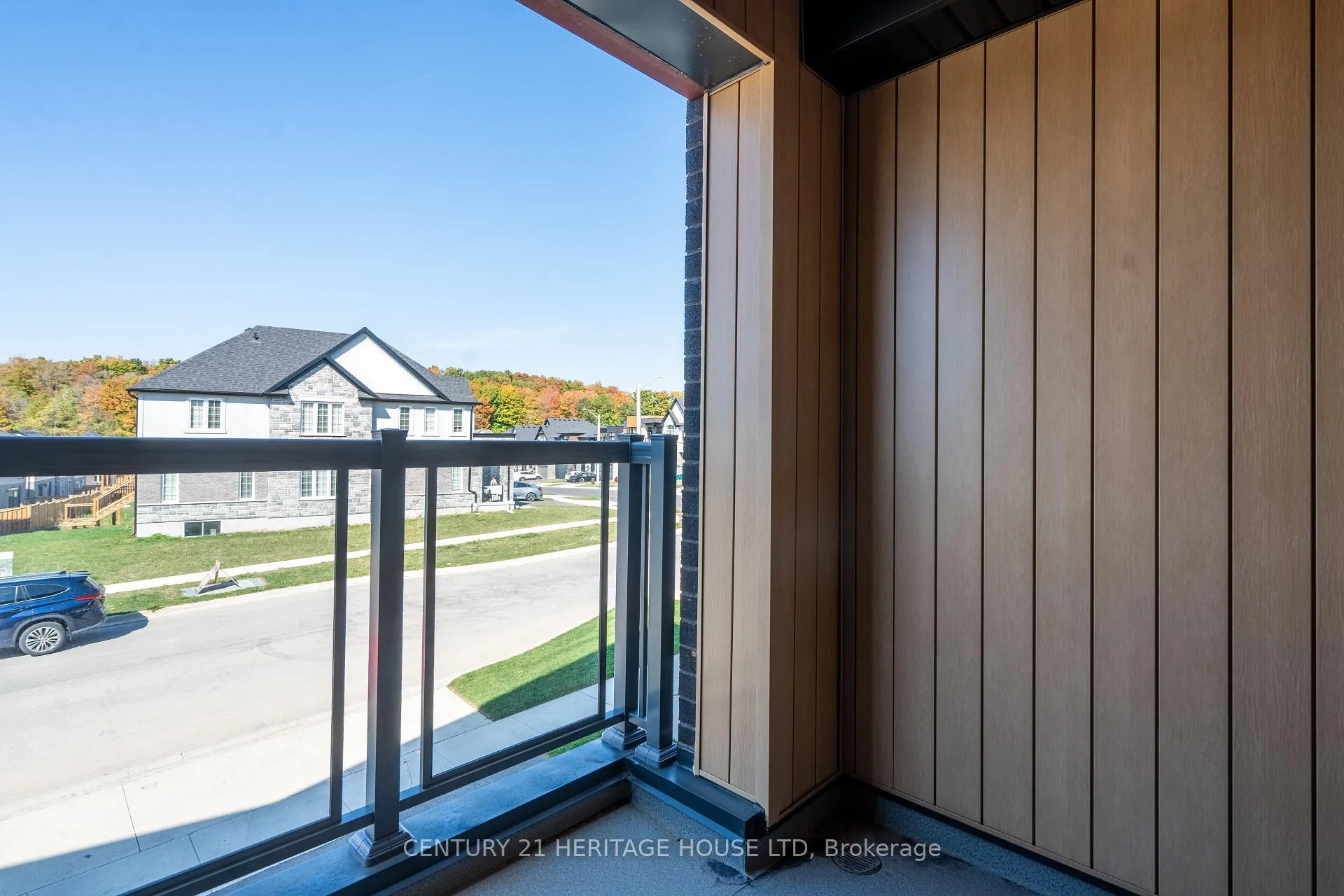 Photo 20 of 682 Benninger Drive, Kitchener — HOMEH
