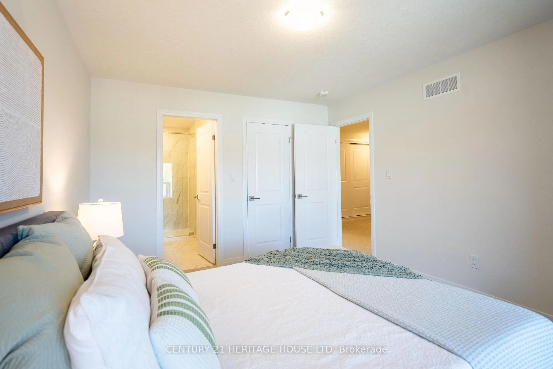 Photo 23 of 682 Benninger Drive, Kitchener — HOMEH