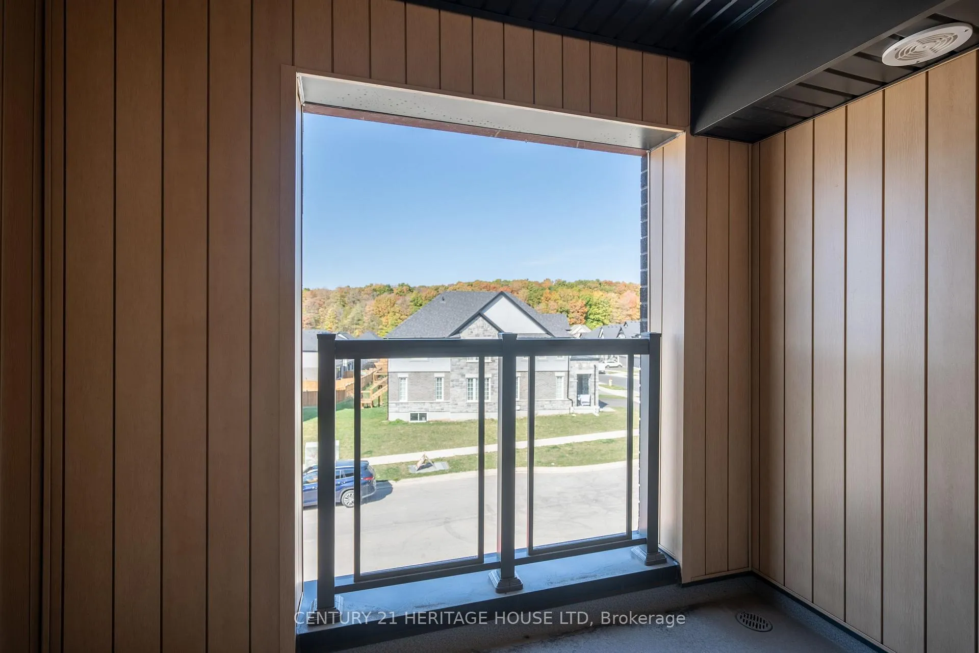 Photo 33 of 682 Benninger Drive, Kitchener — HOMEH