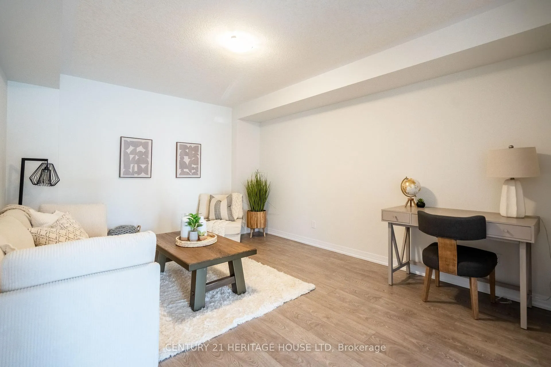 Photo 35 of 682 Benninger Drive, Kitchener — HOMEH