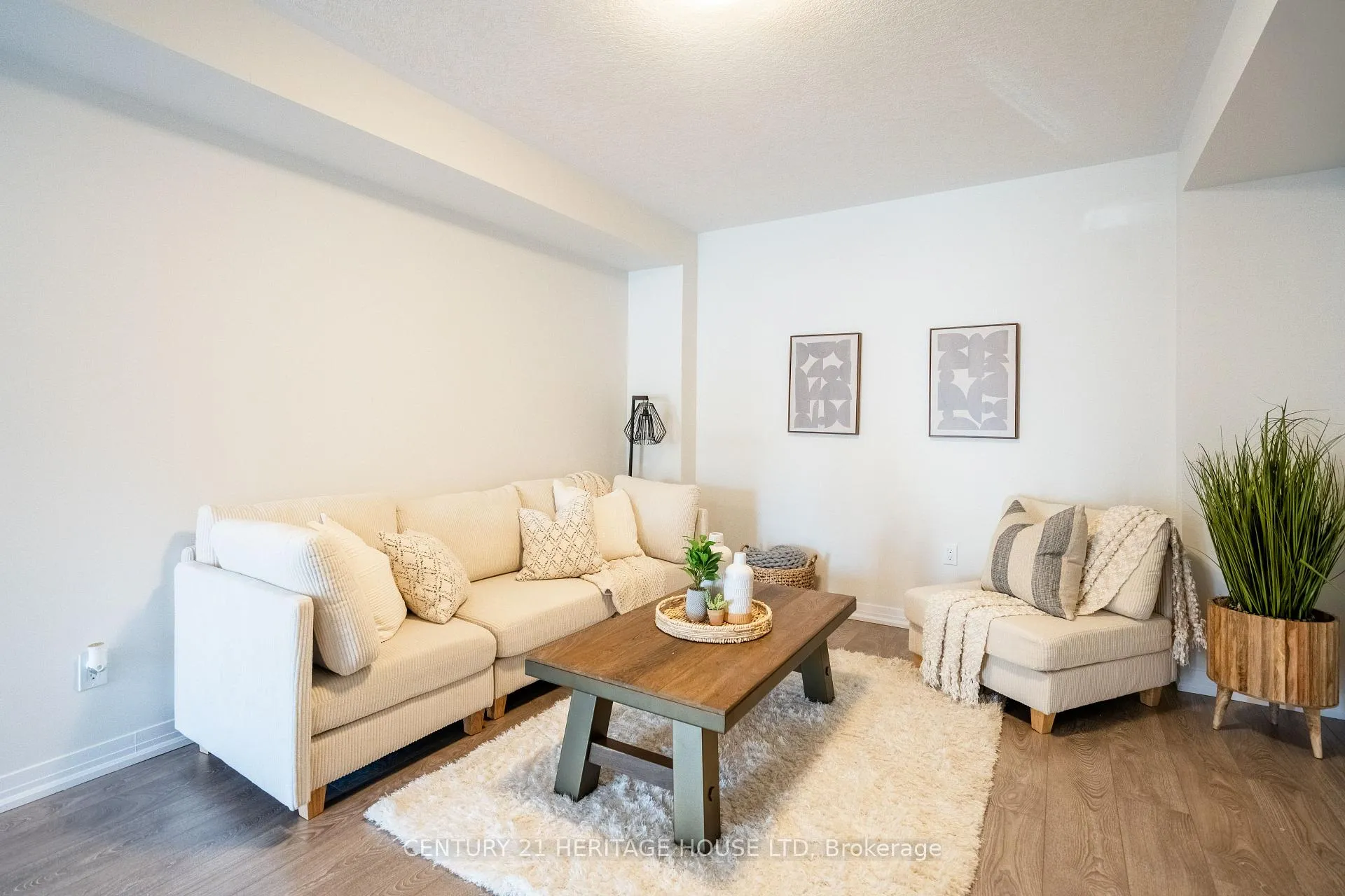Photo 36 of 682 Benninger Drive, Kitchener — HOMEH