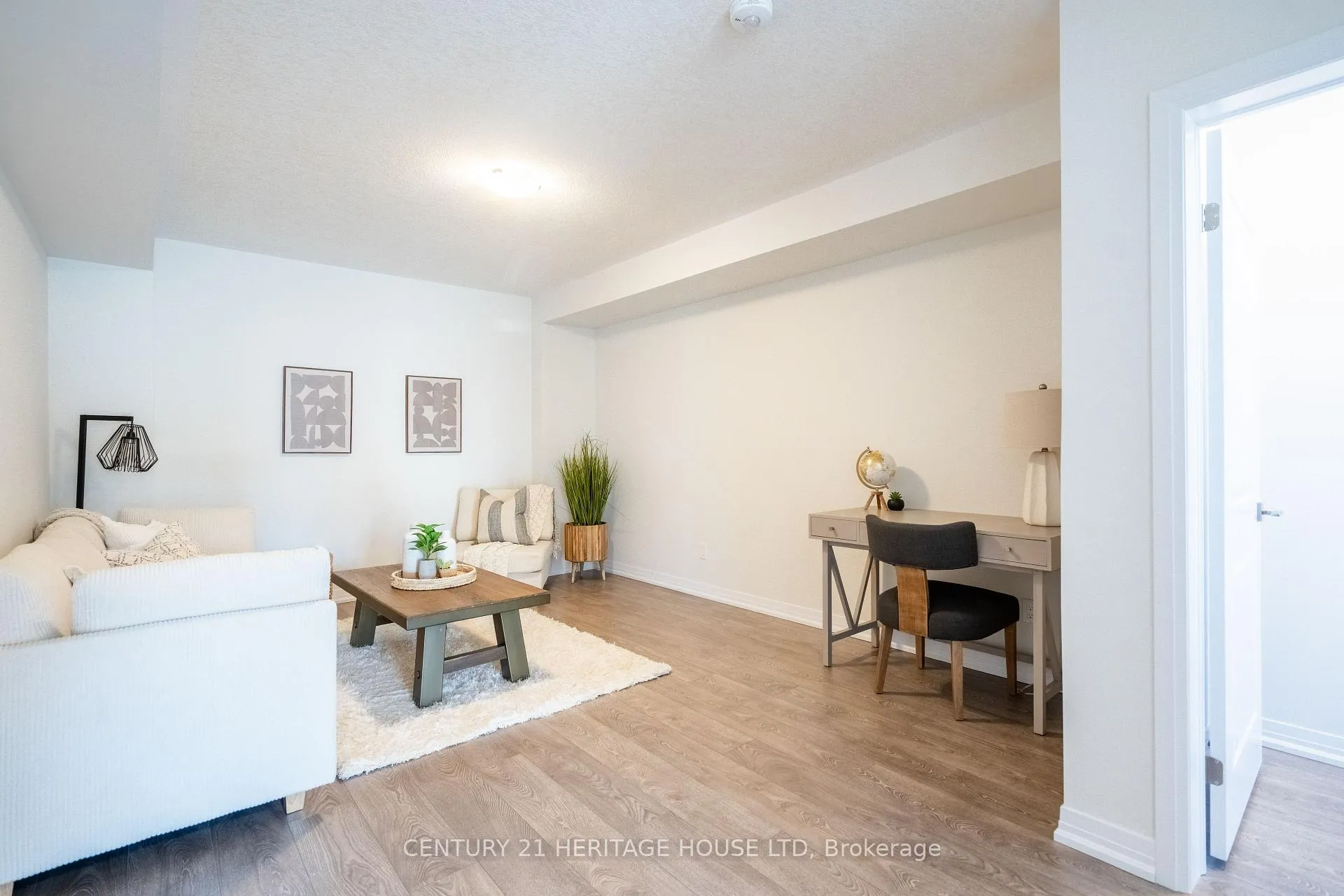 Photo 39 of 682 Benninger Drive, Kitchener — HOMEH