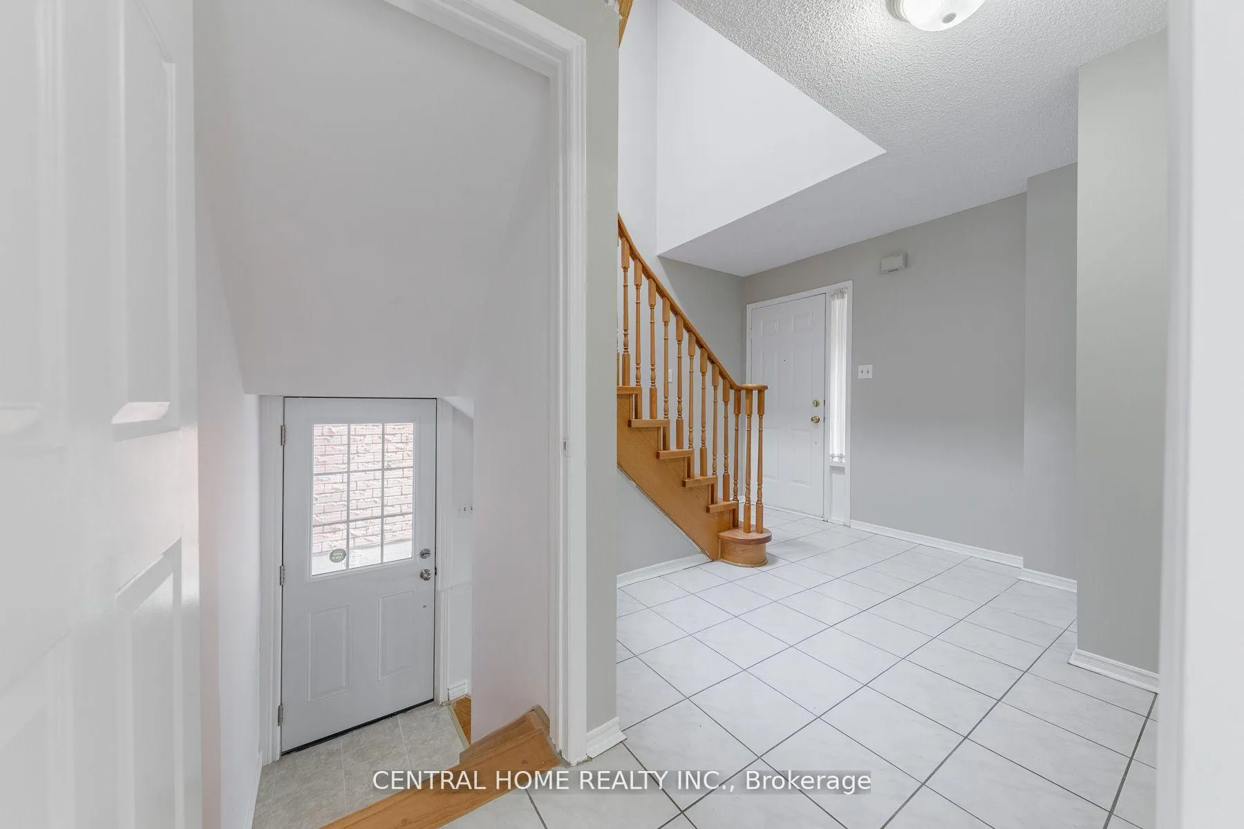 Photo 2 of Unit Bsmt, 90 Stather Crescent, Markham, Milliken Mills East — HOMEH