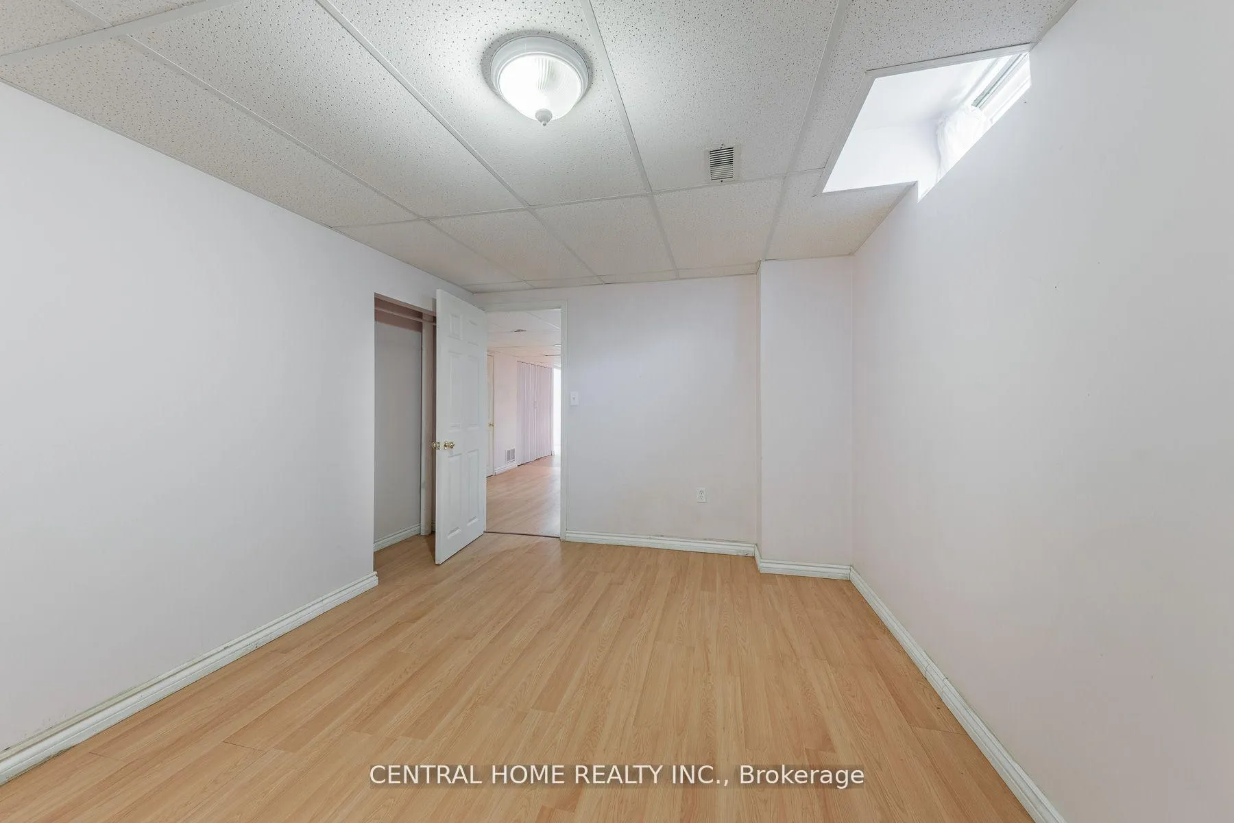 Photo 8 of Unit Bsmt, 90 Stather Crescent, Markham, Milliken Mills East — HOMEH