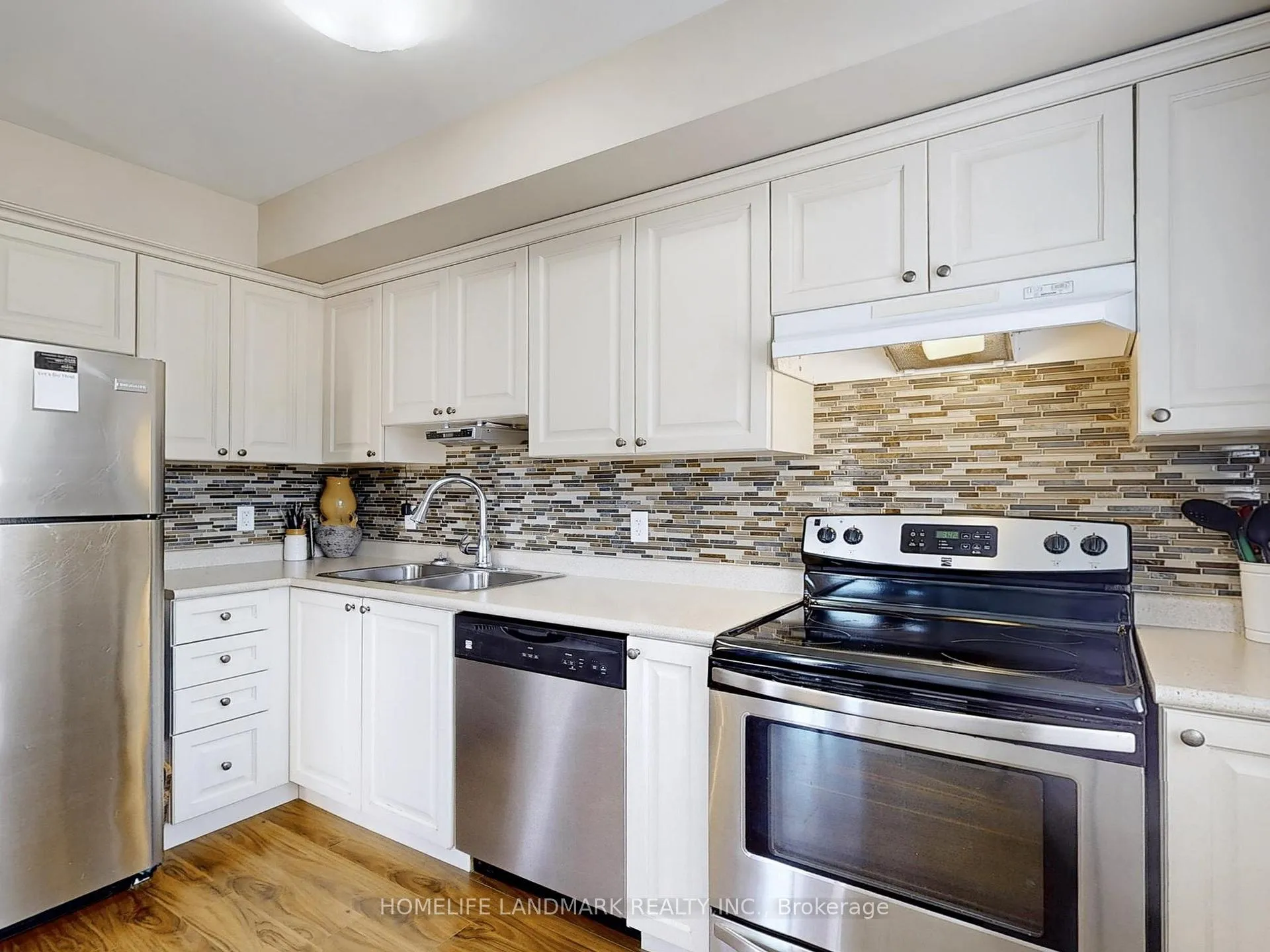 Photo 8 of Unit 7, 47 Ferndale Drive S, Barrie, Ardagh — HOMEH