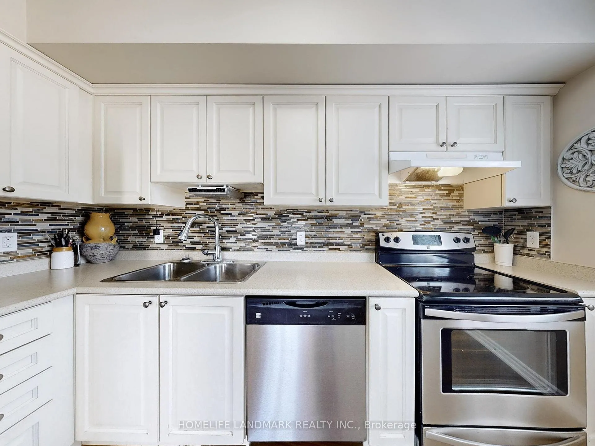 Photo 9 of Unit 7, 47 Ferndale Drive S, Barrie, Ardagh — HOMEH