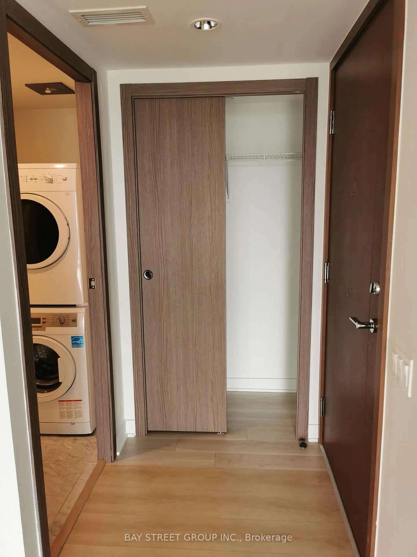 Photo 2 of Unit 1616, 17 Bathurst Street, Toronto, Waterfront Communities — HOMEH