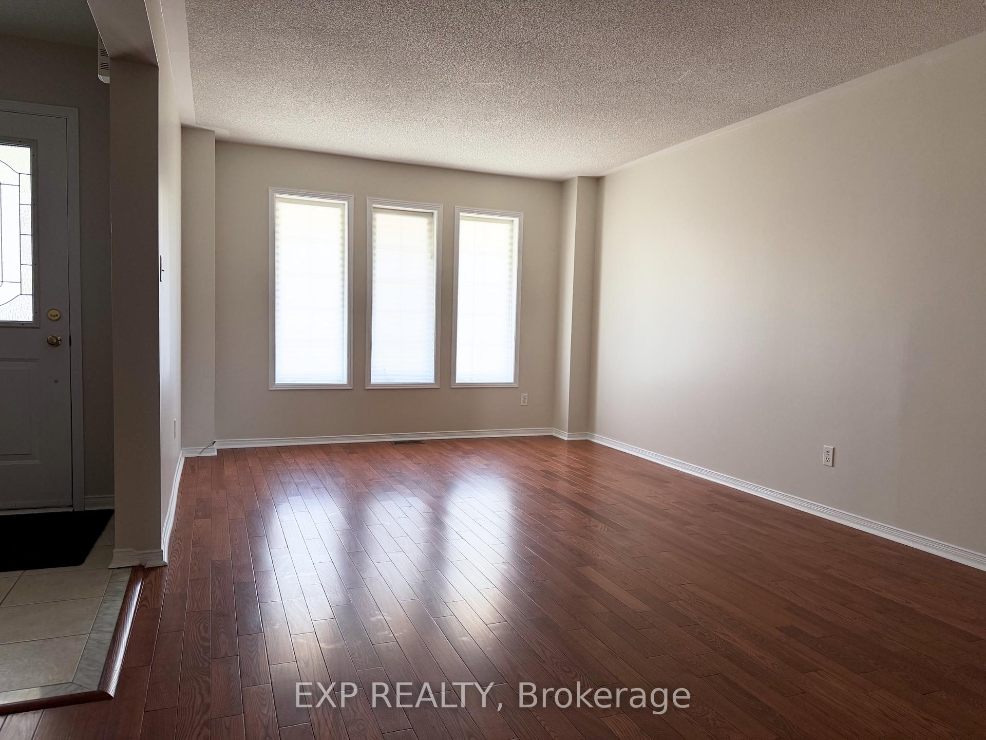 Photo 10 of 58 Greenhalf Drive, Ajax, South East — HOMEH