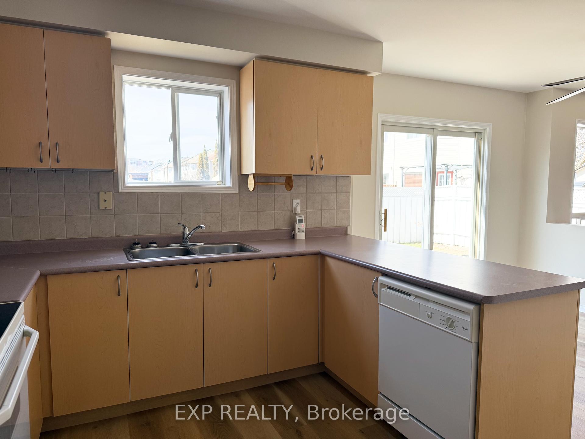 Photo 13 of 58 Greenhalf Drive, Ajax, South East — HOMEH