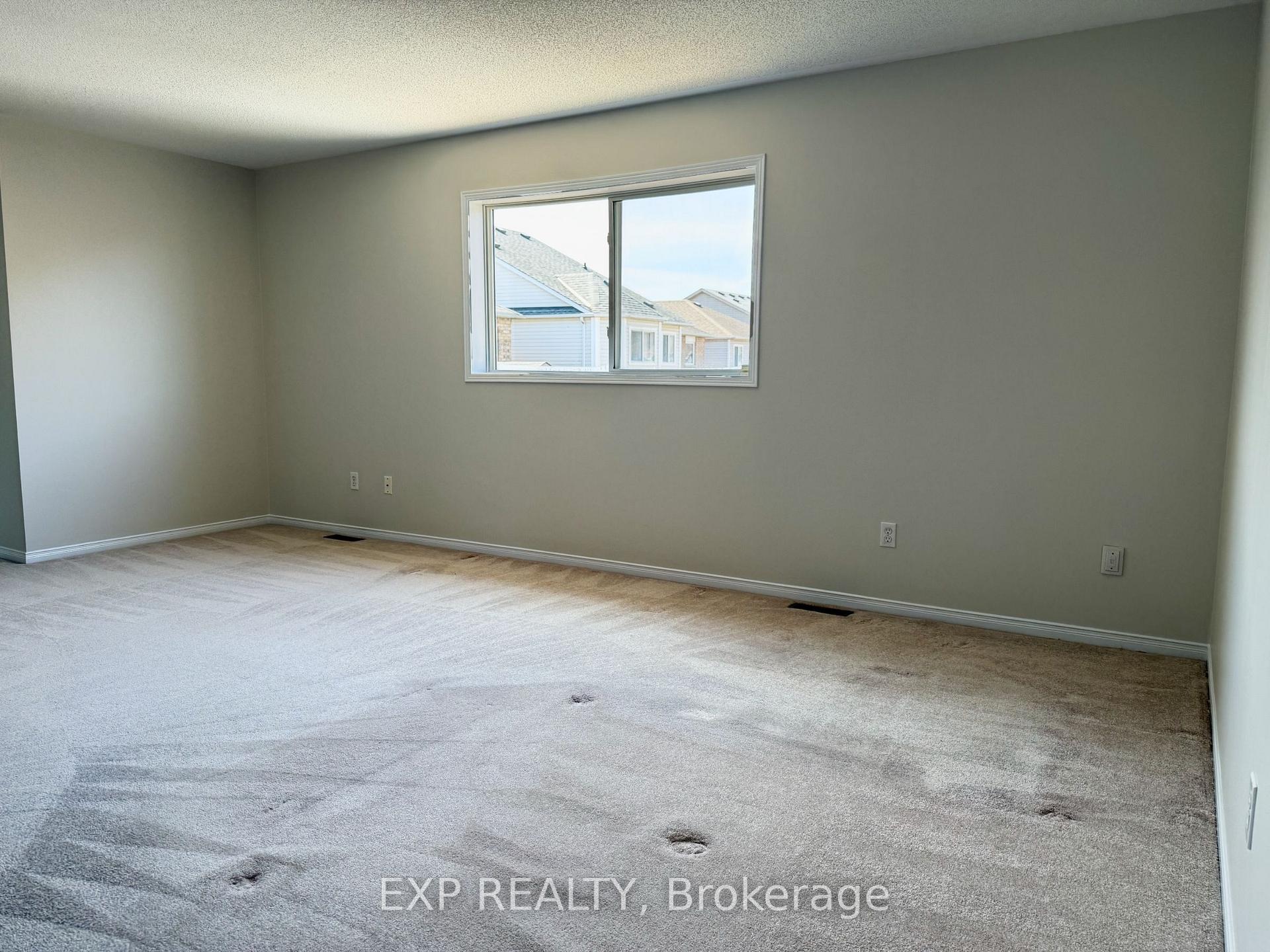 Photo 23 of 58 Greenhalf Drive, Ajax, South East — HOMEH