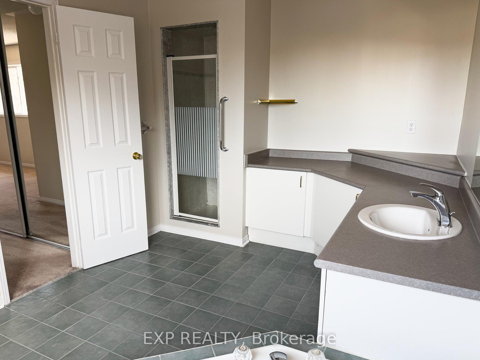 Photo 27 of 58 Greenhalf Drive, Ajax, South East — HOMEH
