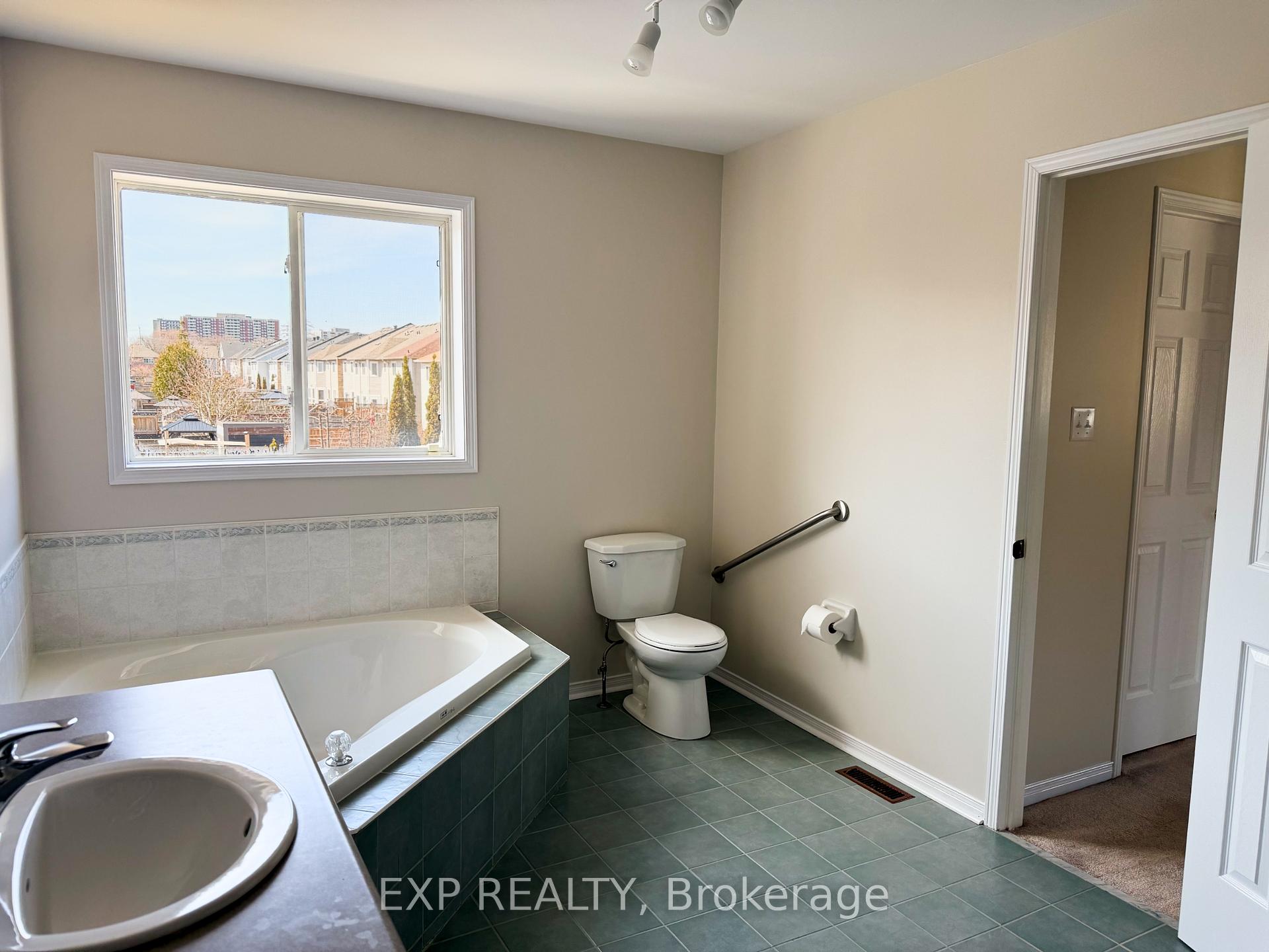 Photo 28 of 58 Greenhalf Drive, Ajax, South East — HOMEH