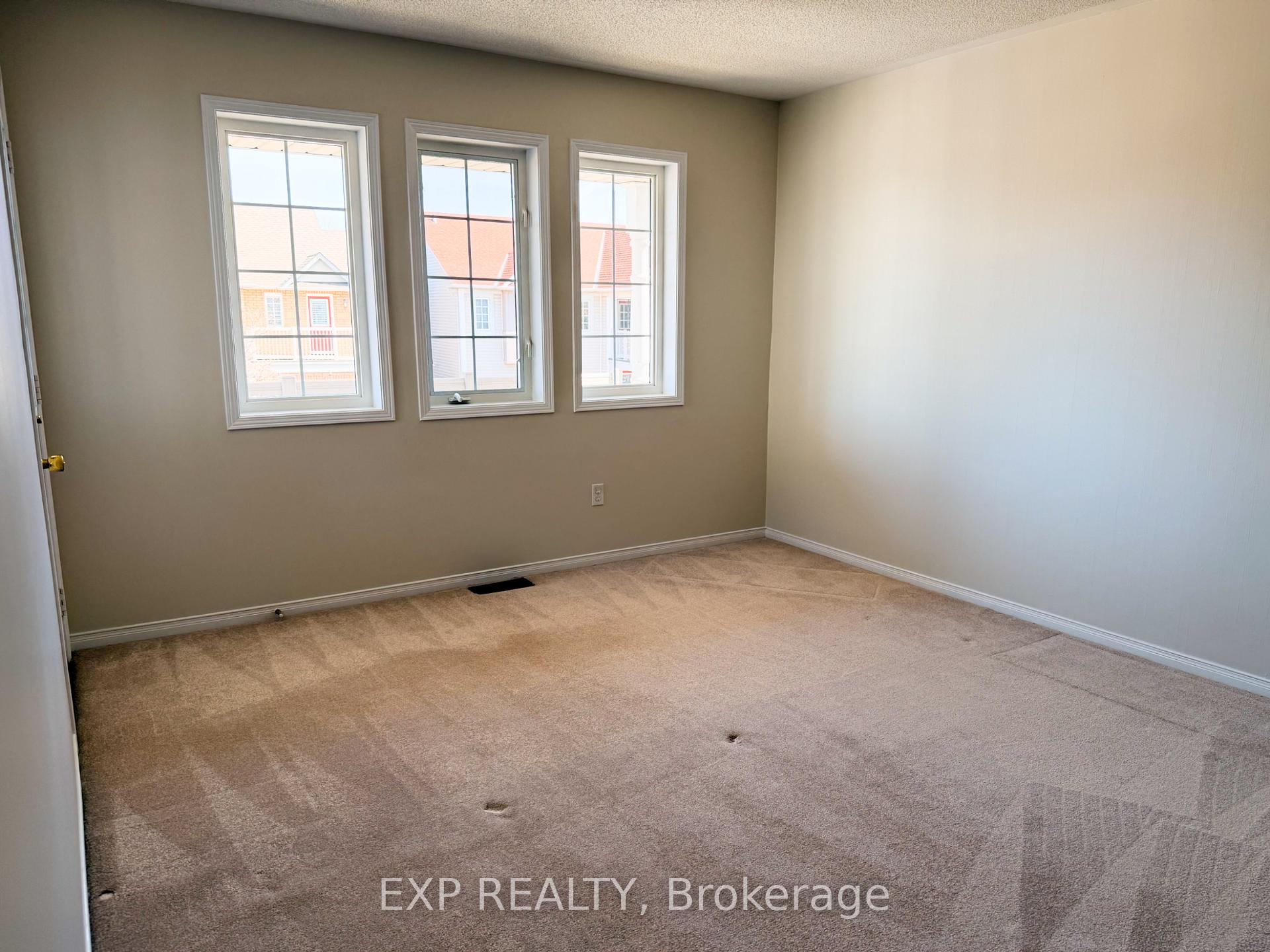 Photo 38 of 58 Greenhalf Drive, Ajax, South East — HOMEH