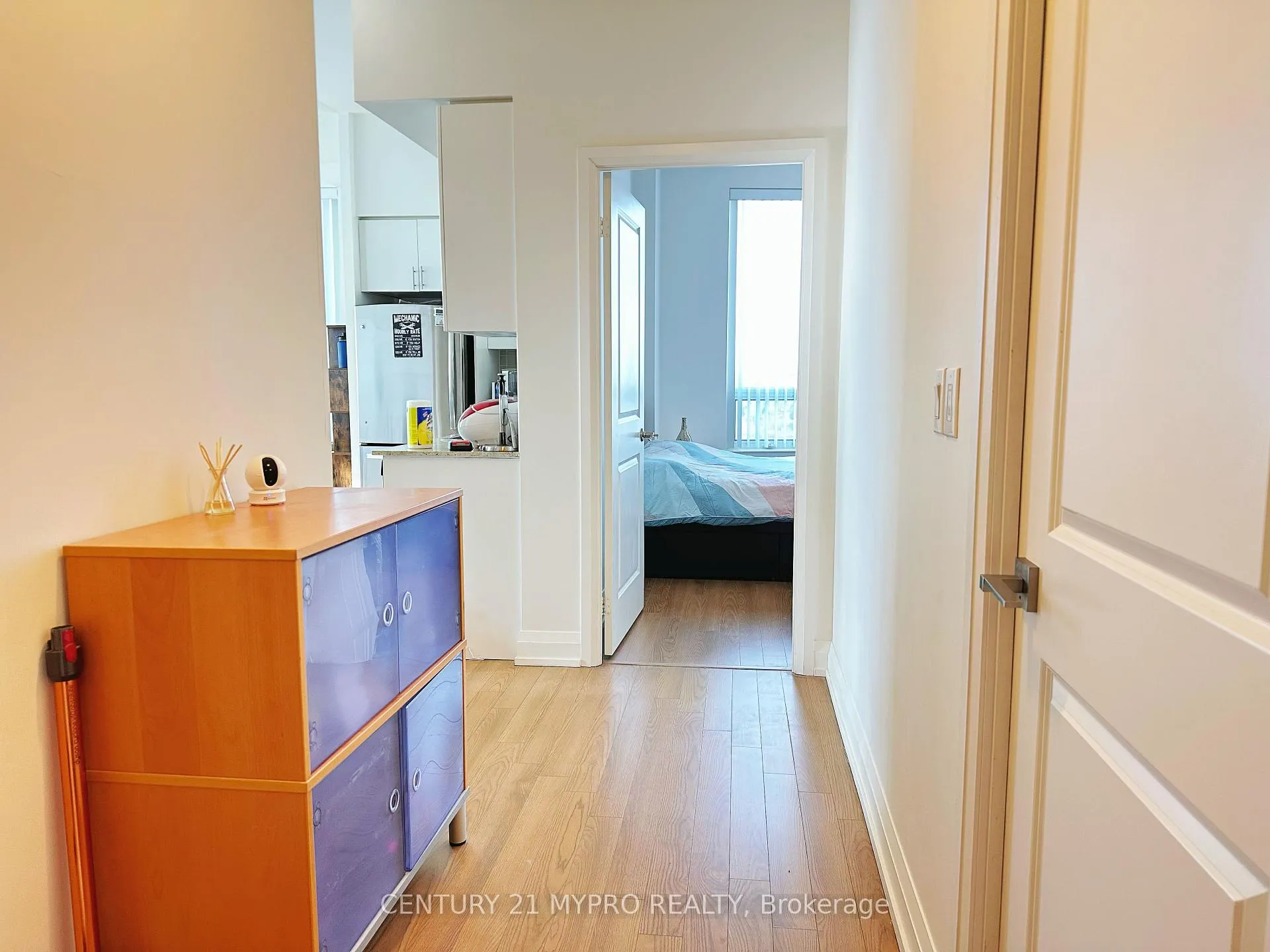Photo 3 of Unit 908, 7171 Yonge Street, Markham, Thornhill — HOMEH