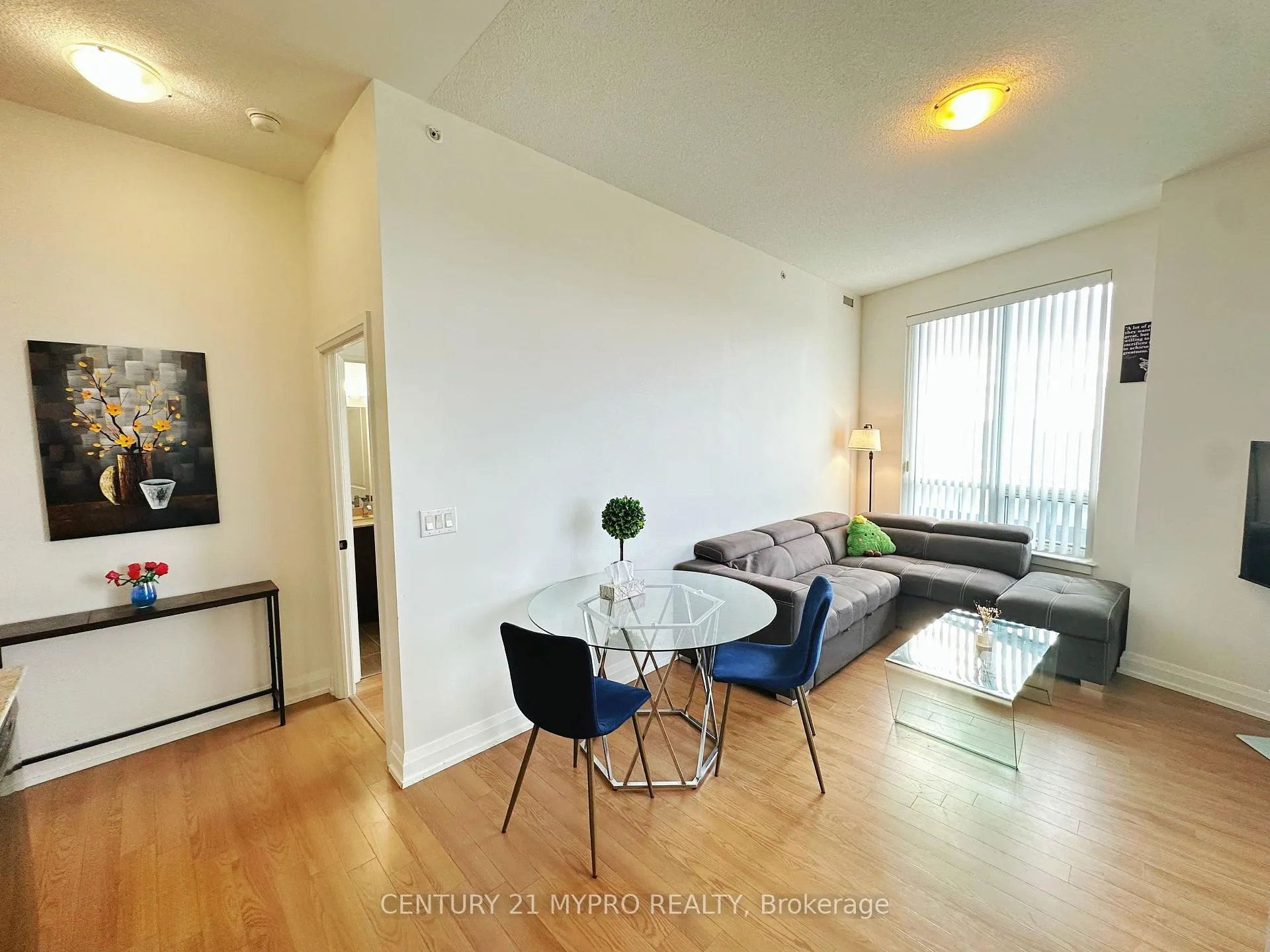 Photo 7 of Unit 908, 7171 Yonge Street, Markham, Thornhill — HOMEH