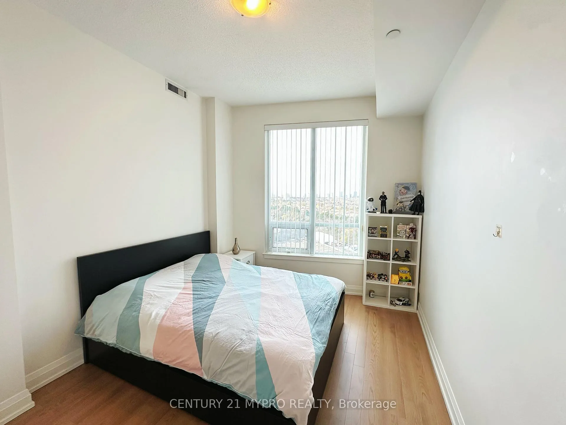 Photo 12 of Unit 908, 7171 Yonge Street, Markham, Thornhill — HOMEH