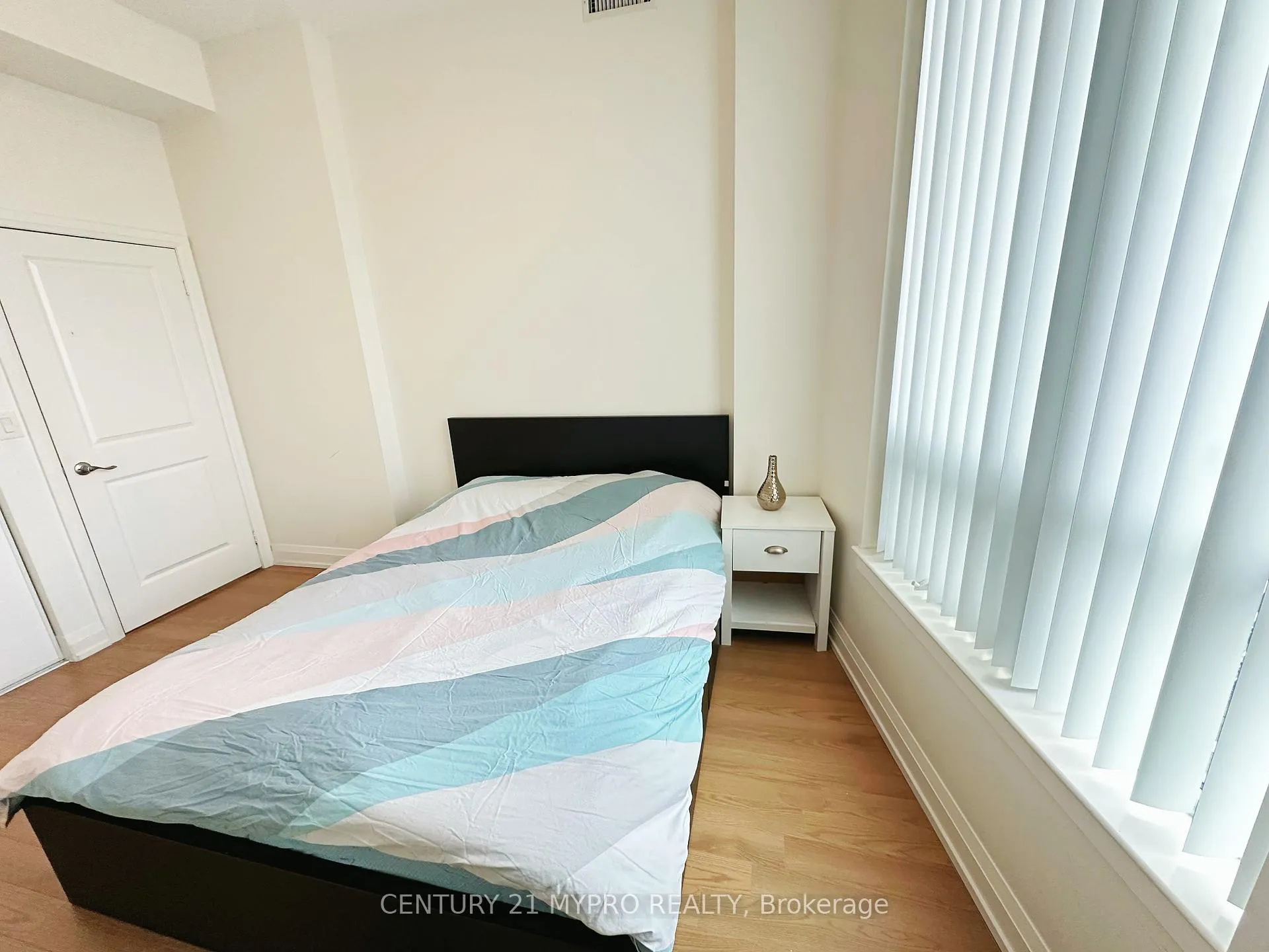 Photo 13 of Unit 908, 7171 Yonge Street, Markham, Thornhill — HOMEH