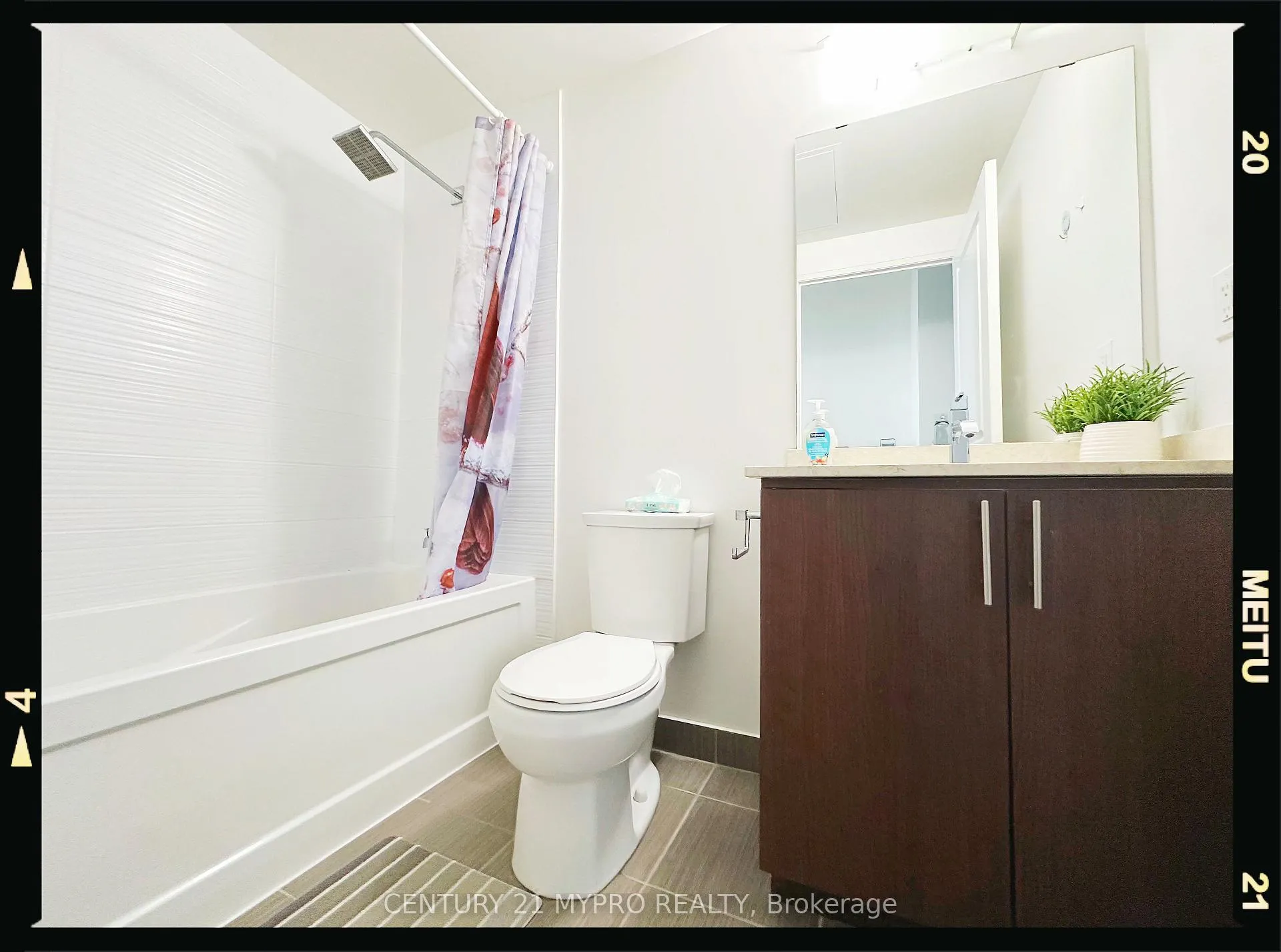 Photo 14 of Unit 908, 7171 Yonge Street, Markham, Thornhill — HOMEH