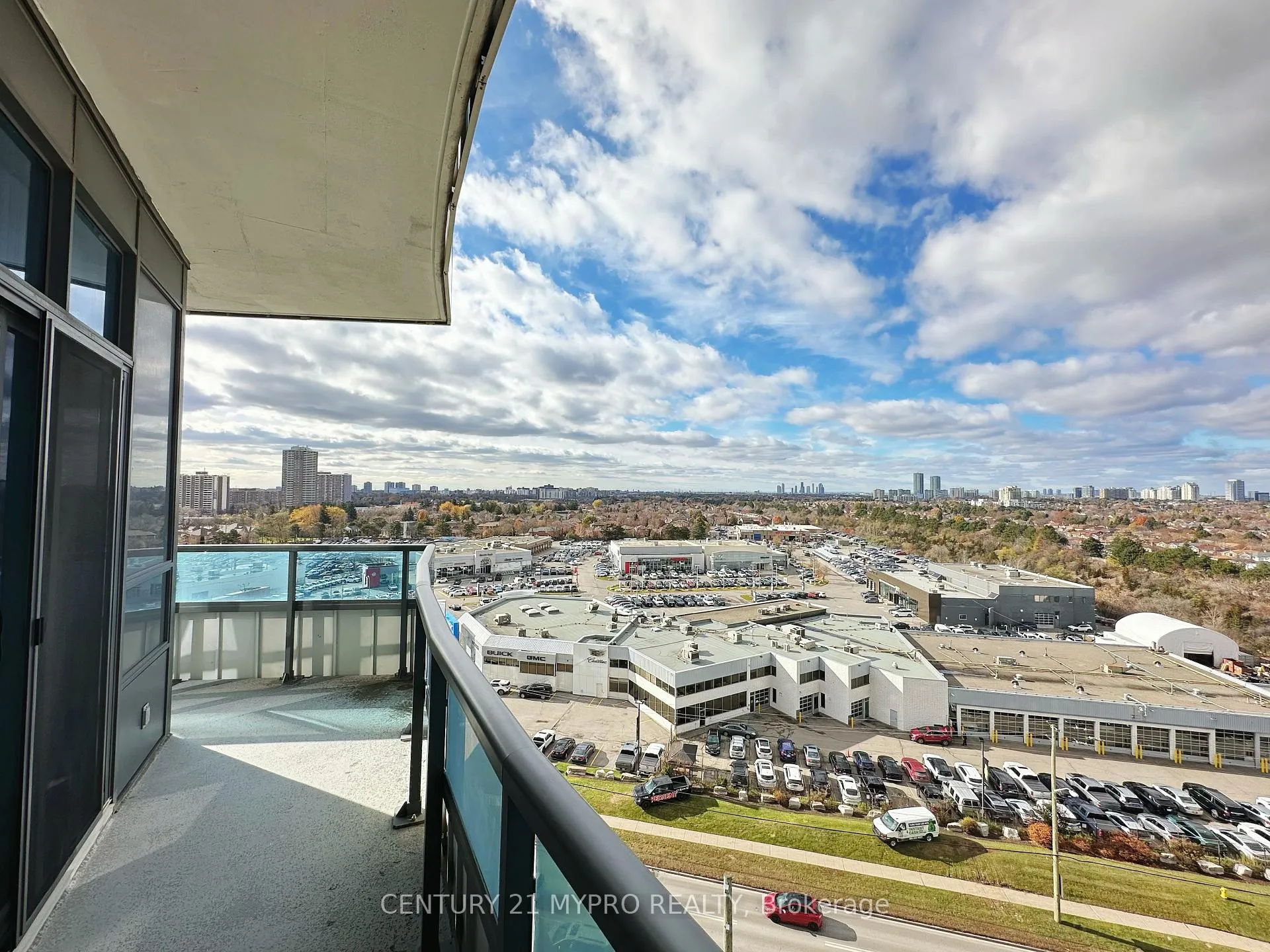 Photo 15 of Unit 908, 7171 Yonge Street, Markham, Thornhill — HOMEH