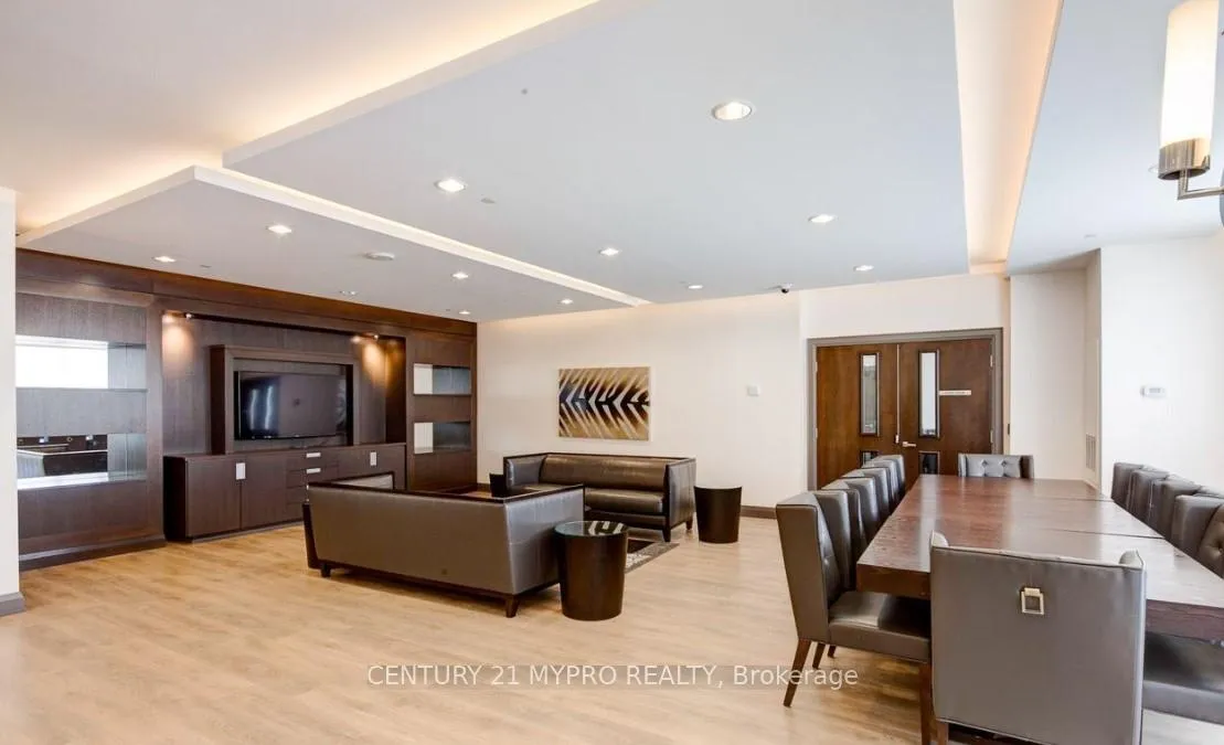Photo 18 of Unit 908, 7171 Yonge Street, Markham, Thornhill — HOMEH