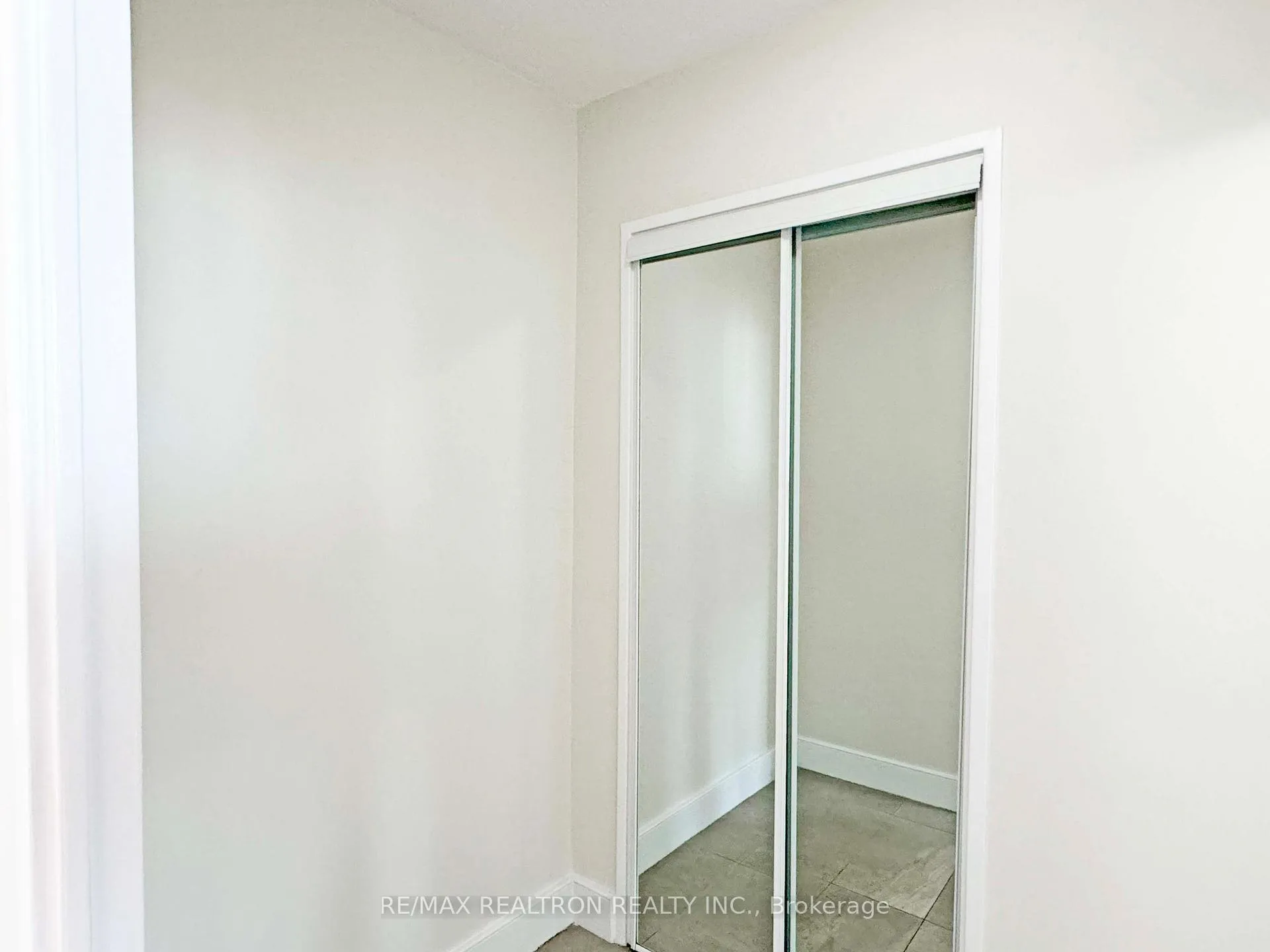 Photo 1 of Unit 2314, 666 Spadina Avenue, Toronto, University — HOMEH