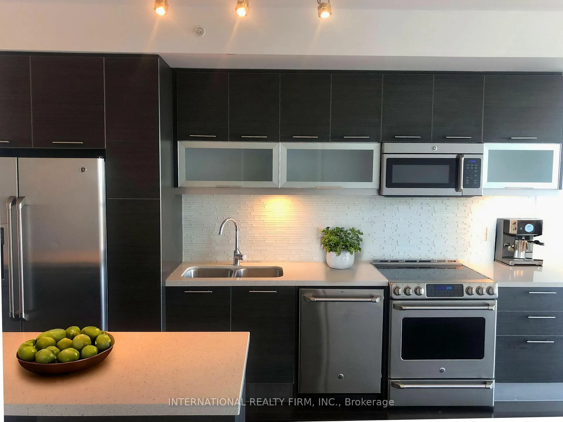 Photo 3 of Unit 6805, 388 Yonge Street, Toronto, Bay Street Corridor — HOMEH