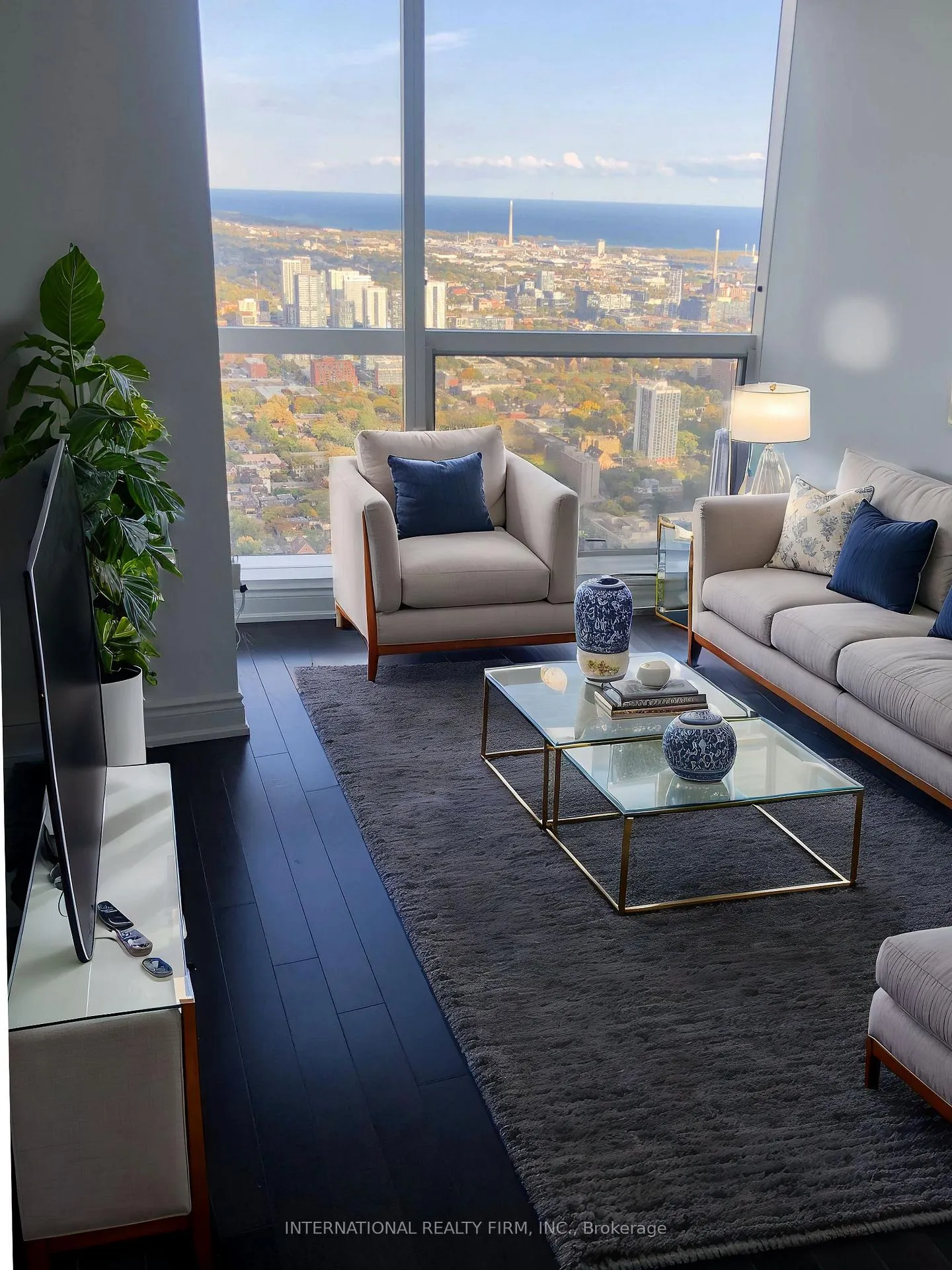 Photo 7 of Unit 6805, 388 Yonge Street, Toronto, Bay Street Corridor — HOMEH