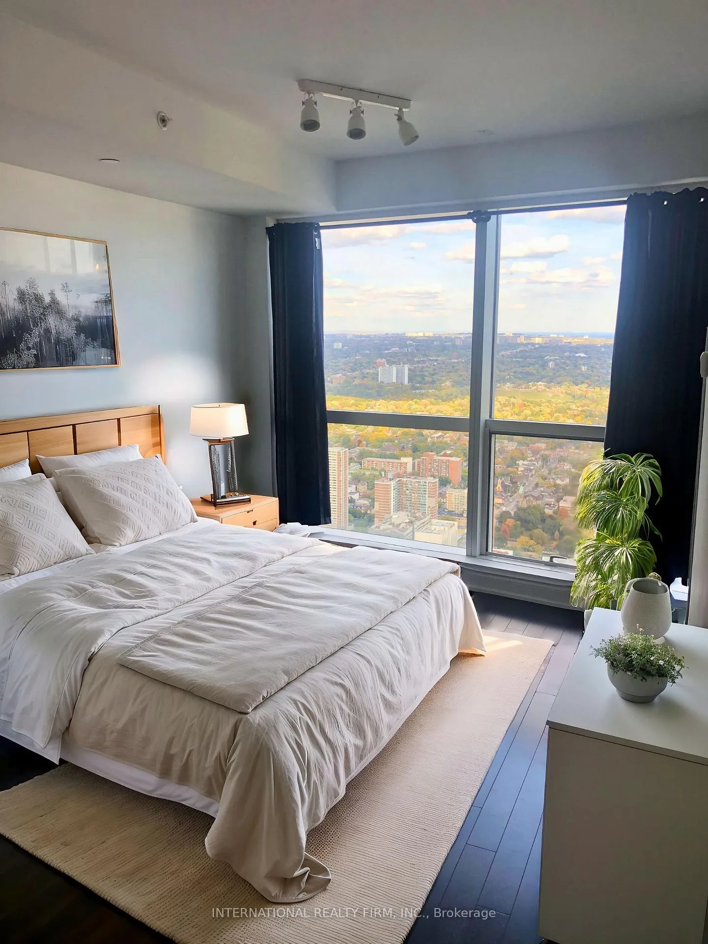 Photo 8 of Unit 6805, 388 Yonge Street, Toronto, Bay Street Corridor — HOMEH