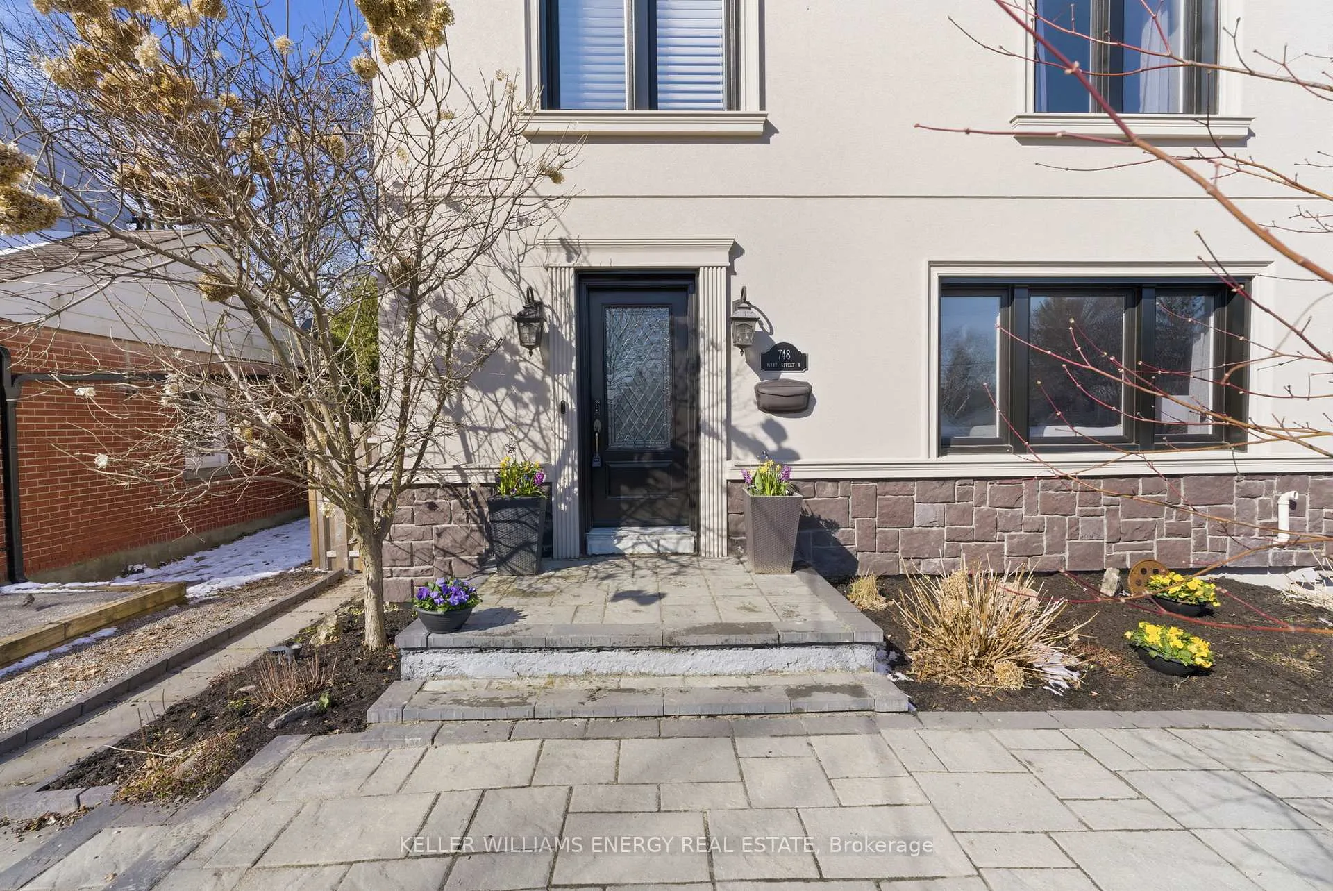 Photo 3 of 748 Mary Street N, Oshawa, Centennial — HOMEH