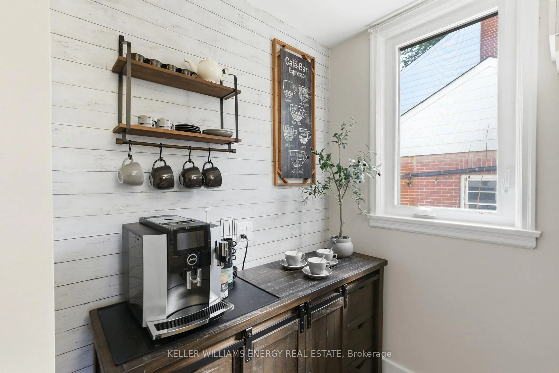 Photo 10 of 748 Mary Street N, Oshawa, Centennial — HOMEH