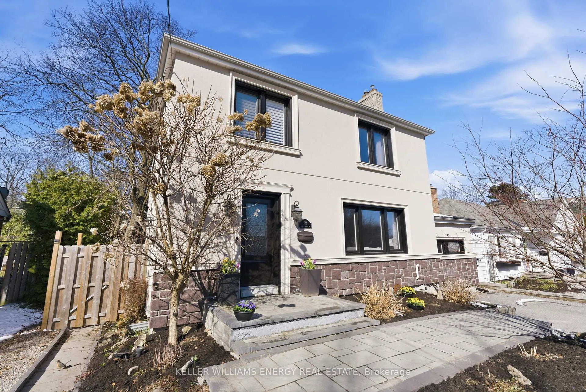 Photo 49 of 748 Mary Street N, Oshawa, Centennial — HOMEH
