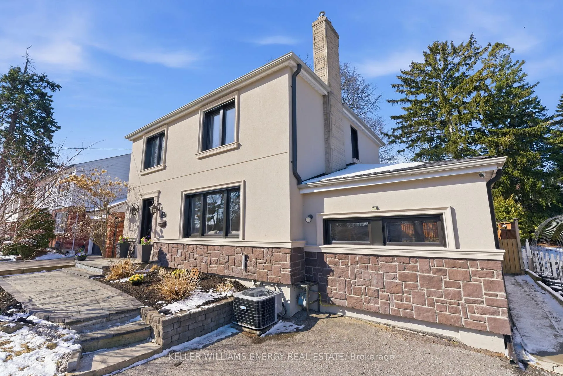 Photo 50 of 748 Mary Street N, Oshawa, Centennial — HOMEH