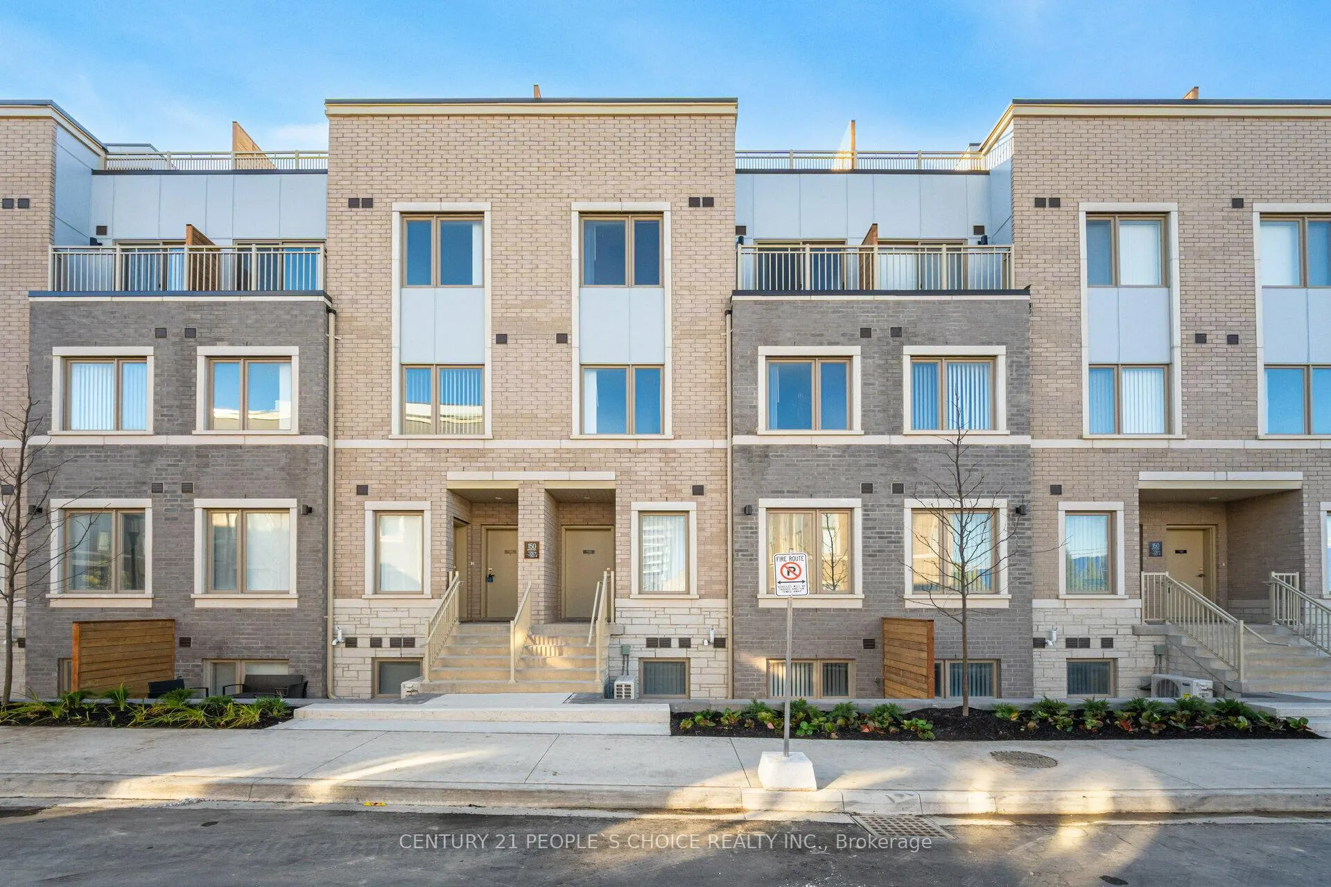Photo 1 of Unit TH 263, 150 Honeycrisp Crescent, Vaughan, Concord — HOMEH