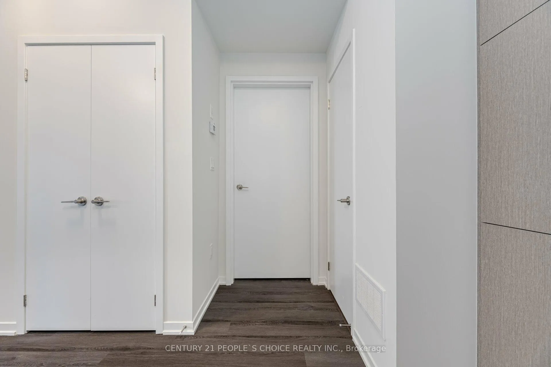 Photo 5 of Unit TH 263, 150 Honeycrisp Crescent, Vaughan, Concord — HOMEH