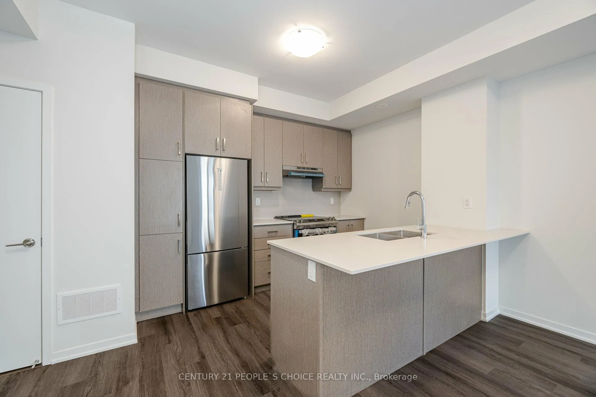 Photo 7 of Unit TH 263, 150 Honeycrisp Crescent, Vaughan, Concord — HOMEH