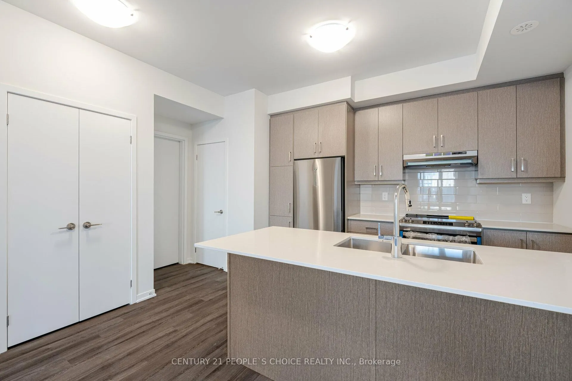 Photo 8 of Unit TH 263, 150 Honeycrisp Crescent, Vaughan, Concord — HOMEH