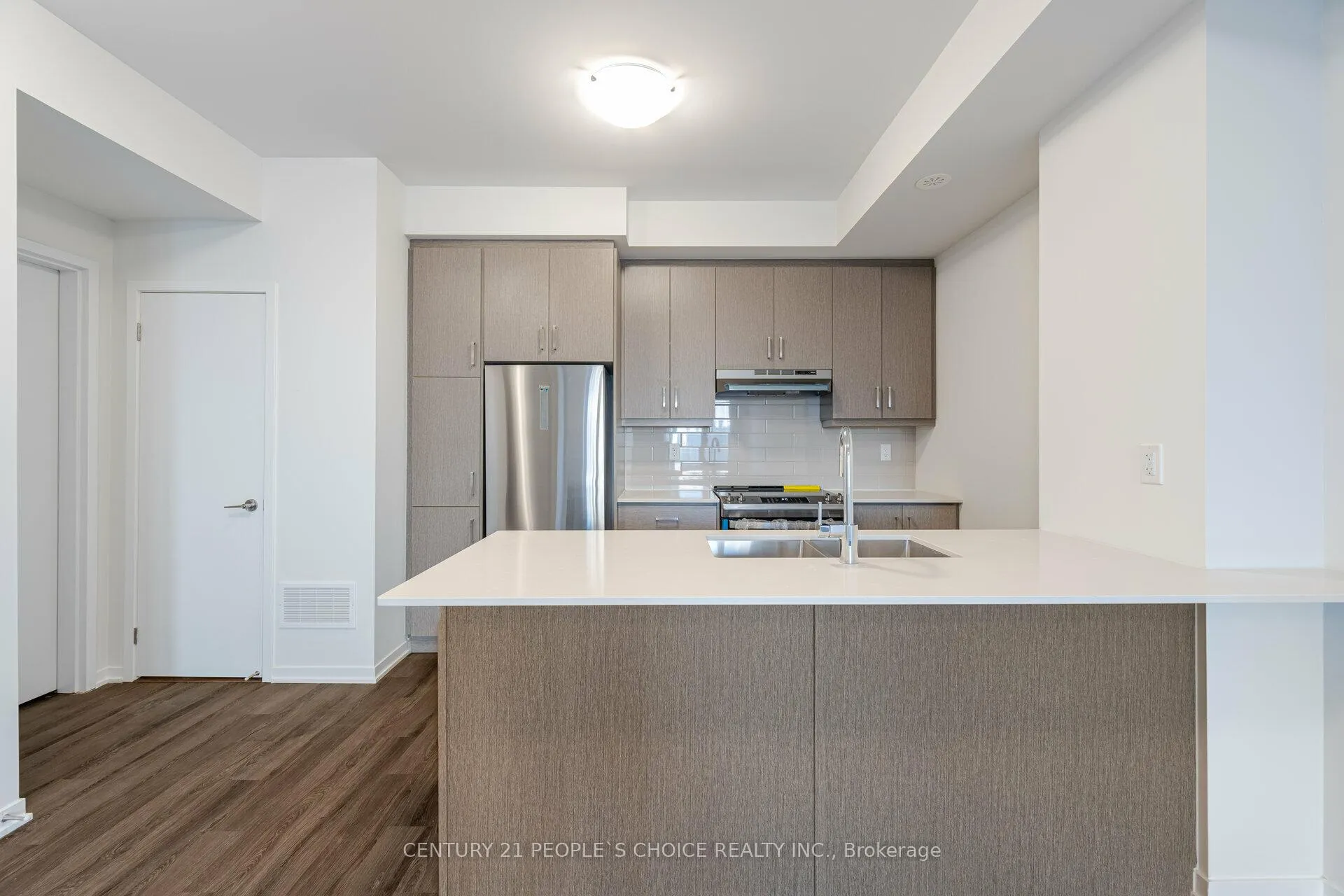 Photo 9 of Unit TH 263, 150 Honeycrisp Crescent, Vaughan, Concord — HOMEH