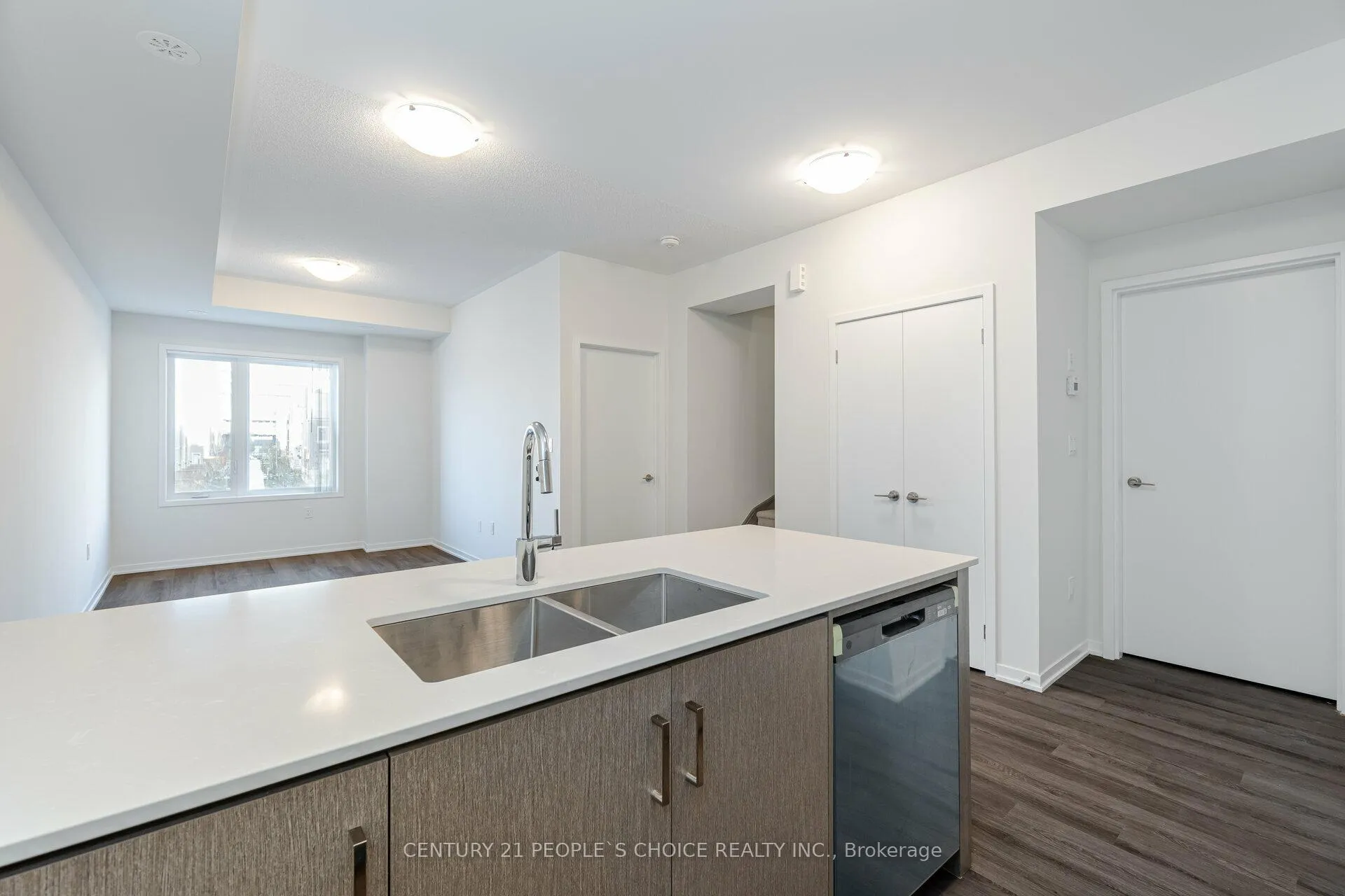 Photo 11 of Unit TH 263, 150 Honeycrisp Crescent, Vaughan, Concord — HOMEH