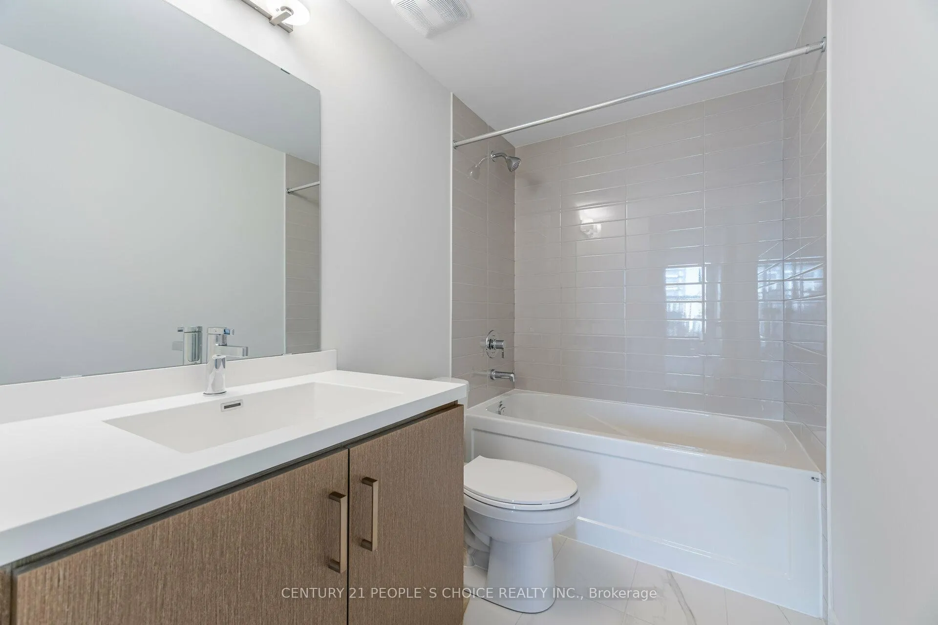 Photo 25 of Unit TH 263, 150 Honeycrisp Crescent, Vaughan, Concord — HOMEH