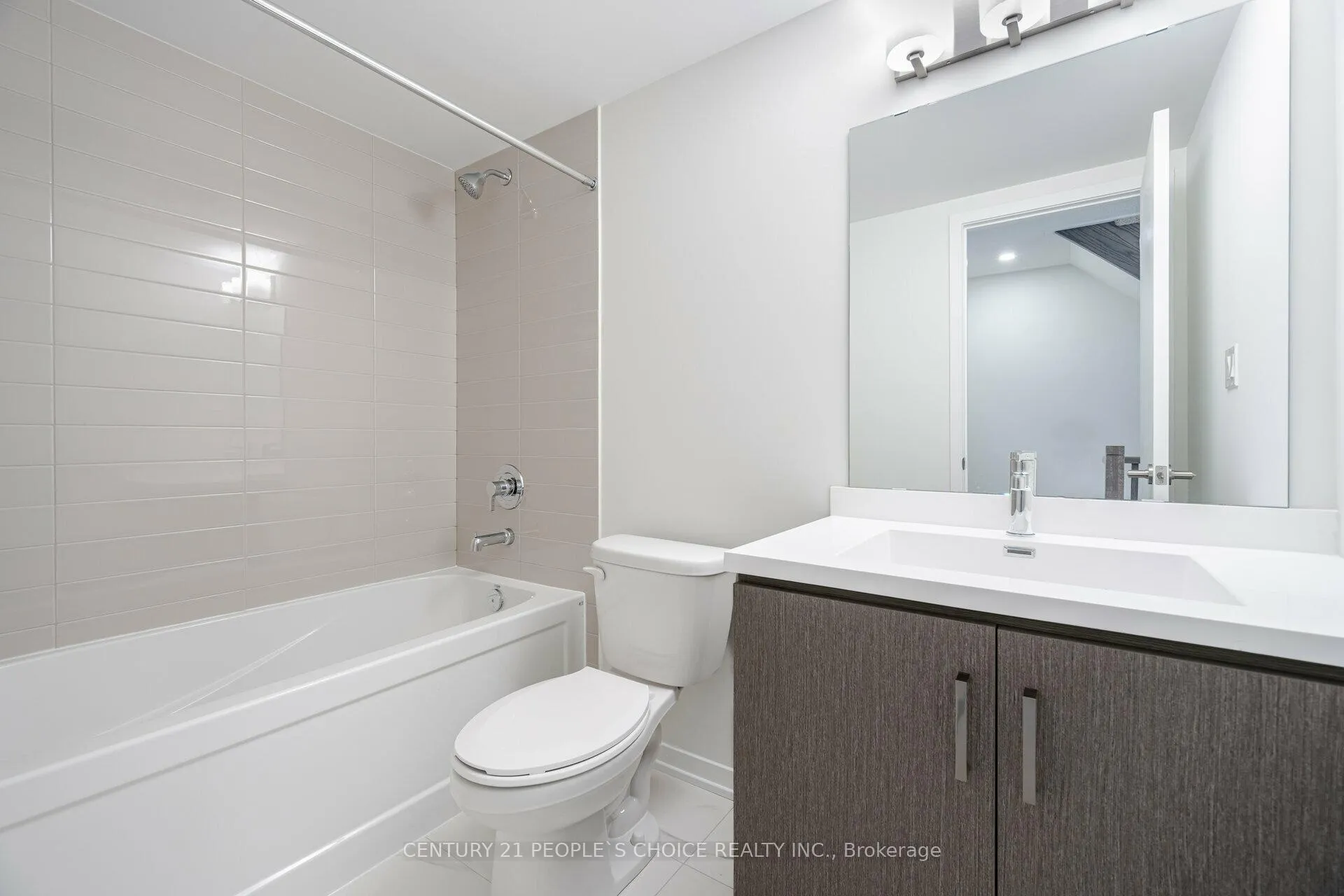 Photo 28 of Unit TH 263, 150 Honeycrisp Crescent, Vaughan, Concord — HOMEH