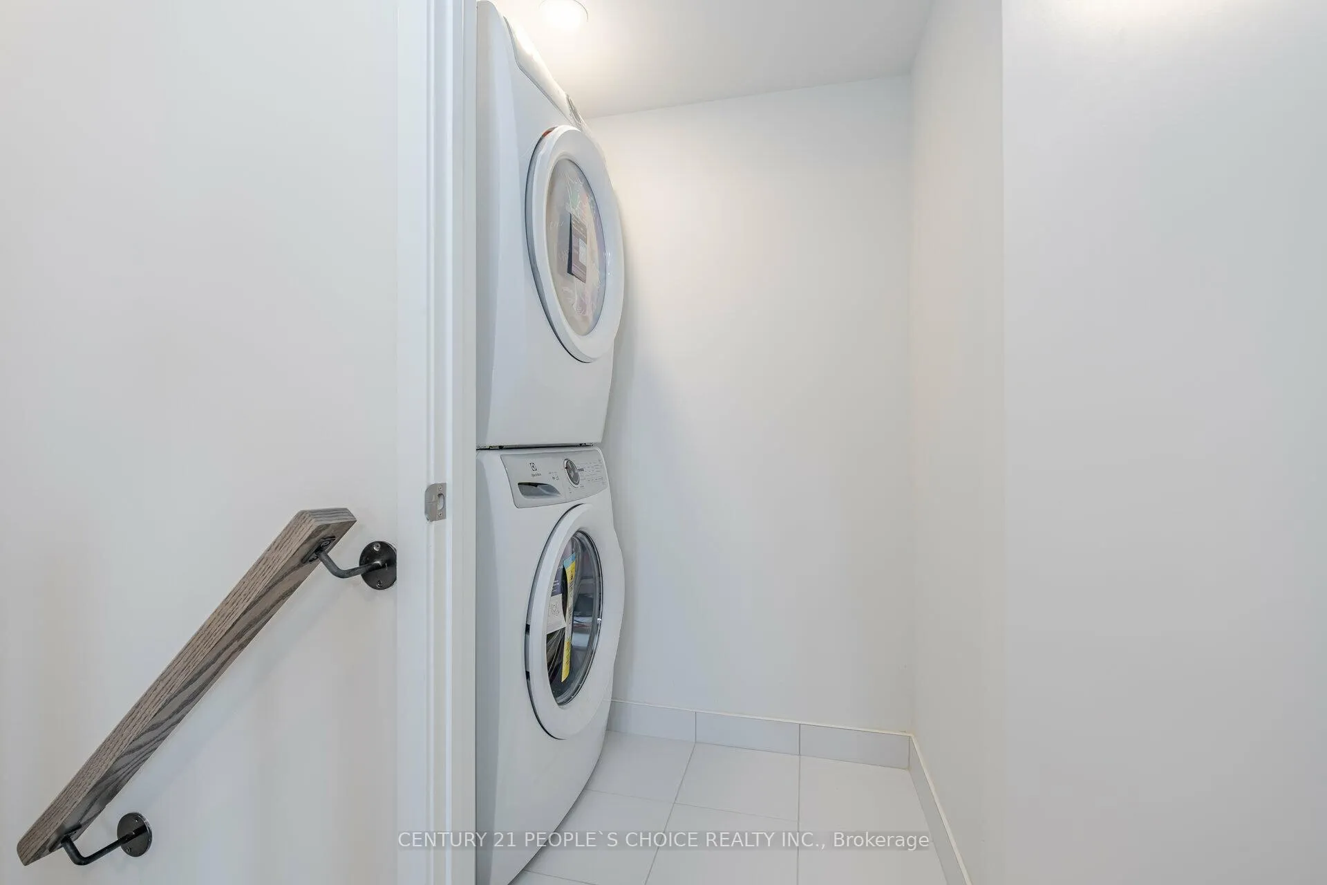 Photo 29 of Unit TH 263, 150 Honeycrisp Crescent, Vaughan, Concord — HOMEH