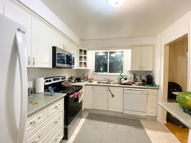 Photo 2 of 36 Stately Way, Markham, Royal Orchard — HOMEH
