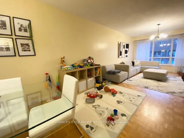 Photo 6 of 36 Stately Way, Markham, Royal Orchard — HOMEH