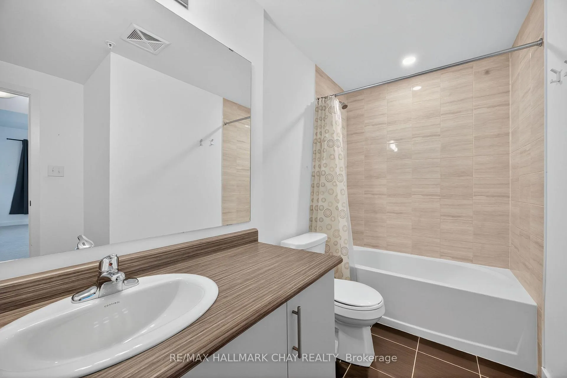 Photo 13 of Unit 104, 6 Spice Way, Barrie, Rural Barrie Southeast — HOMEH