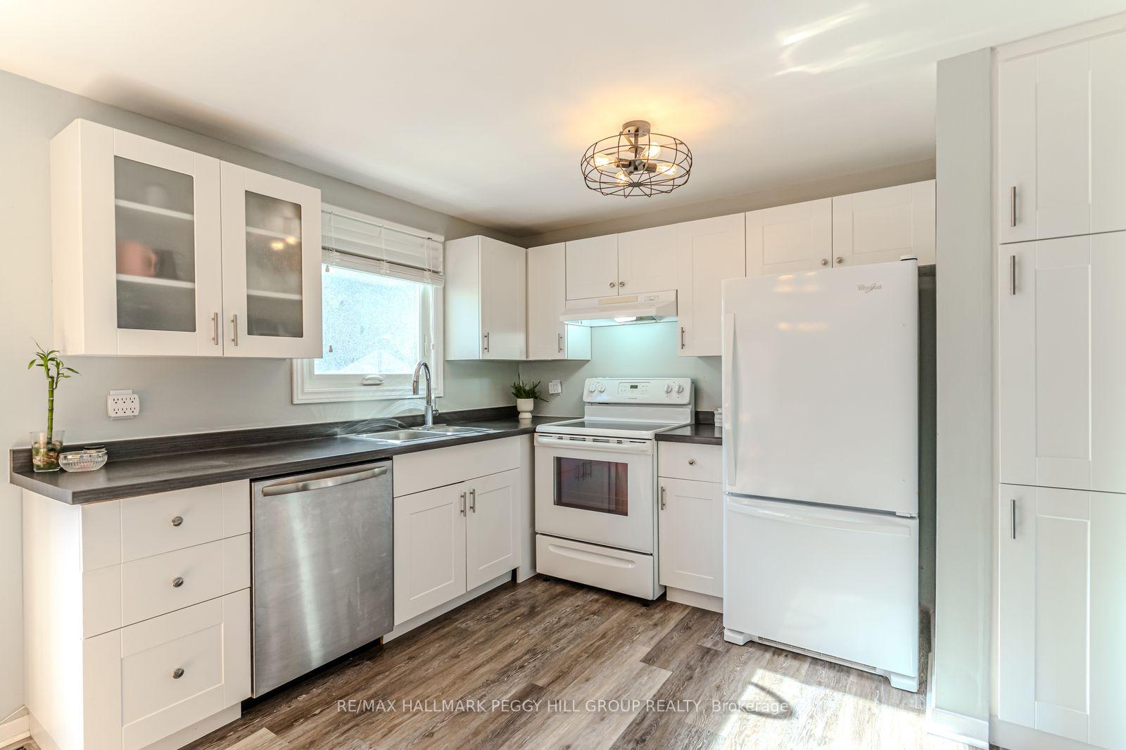 Photo 4 of 51 Robin Court, Barrie, Cundles East — HOMEH