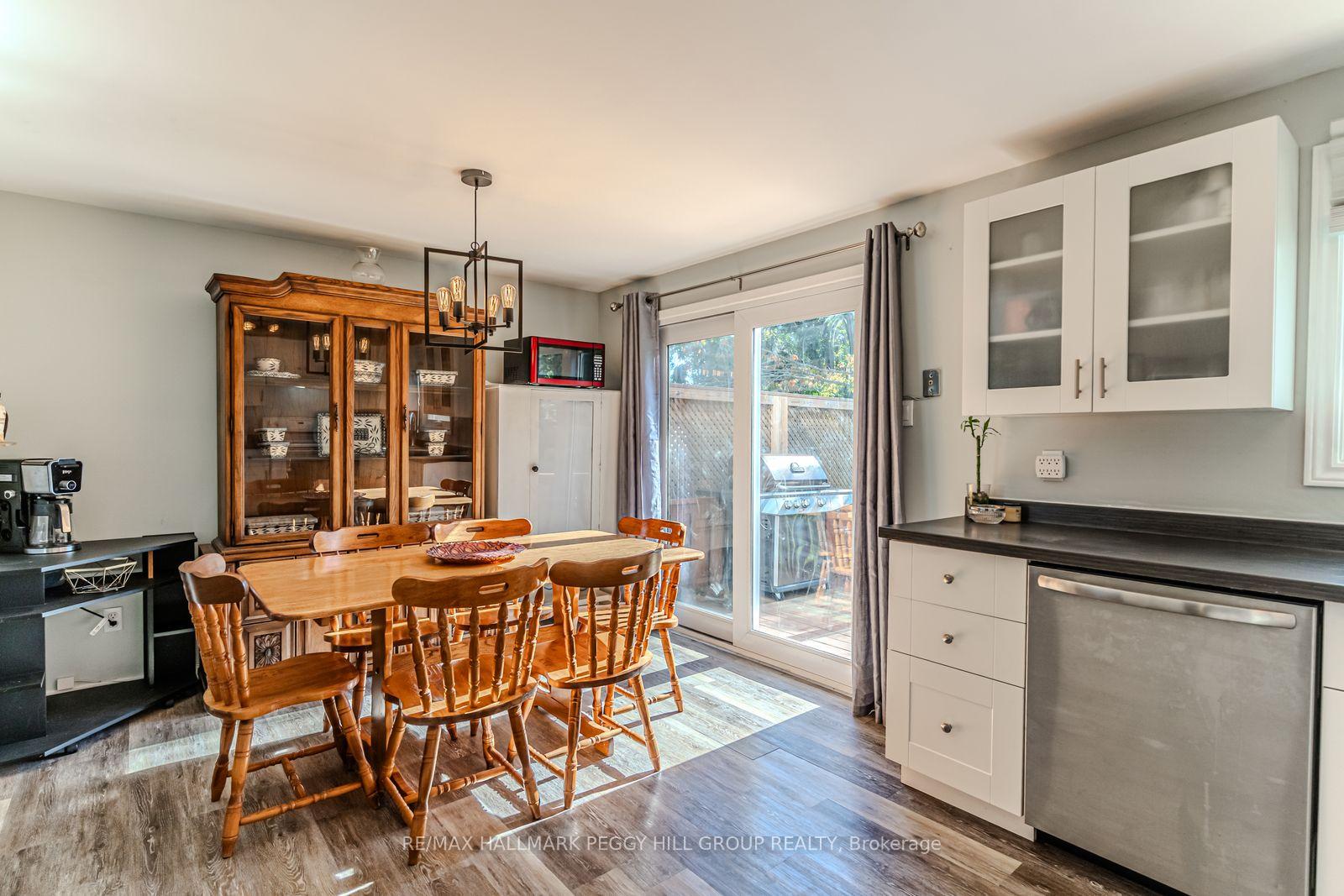 Photo 5 of 51 Robin Court, Barrie, Cundles East — HOMEH