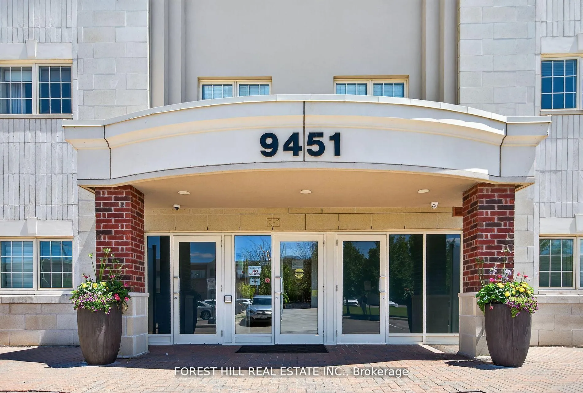 Photo 2 of Unit 308, 9451 Jane Street, Vaughan, Maple — HOMEH