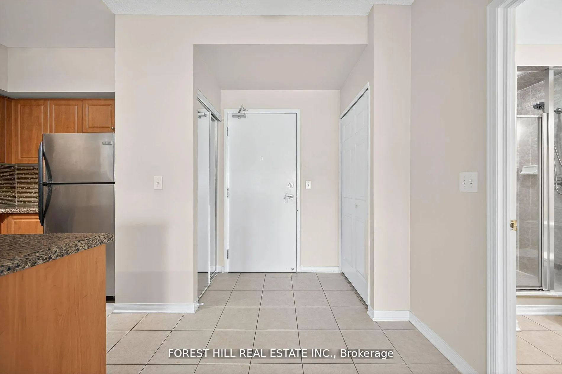 Photo 6 of Unit 308, 9451 Jane Street, Vaughan, Maple — HOMEH