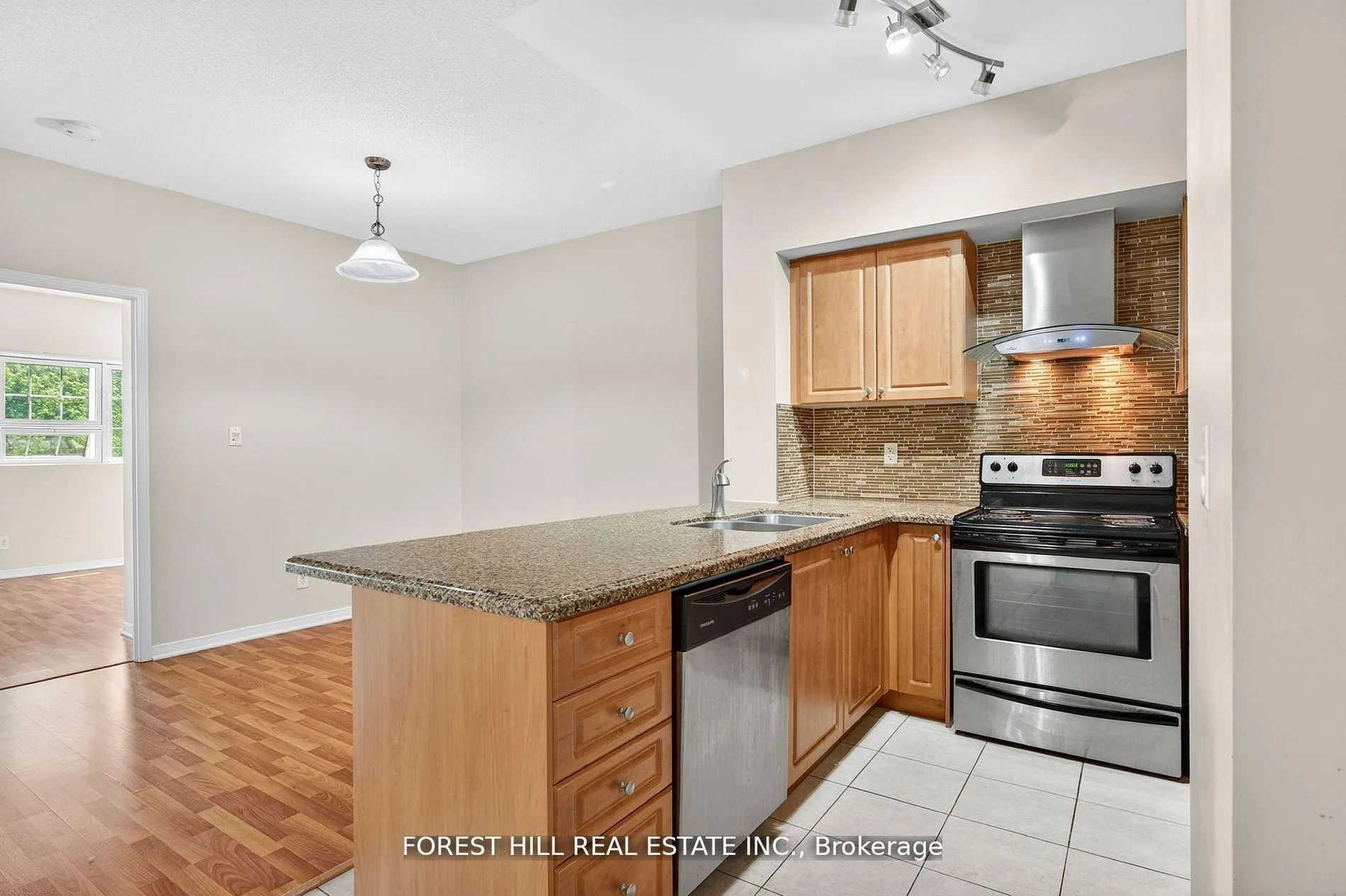 Photo 8 of Unit 308, 9451 Jane Street, Vaughan, Maple — HOMEH